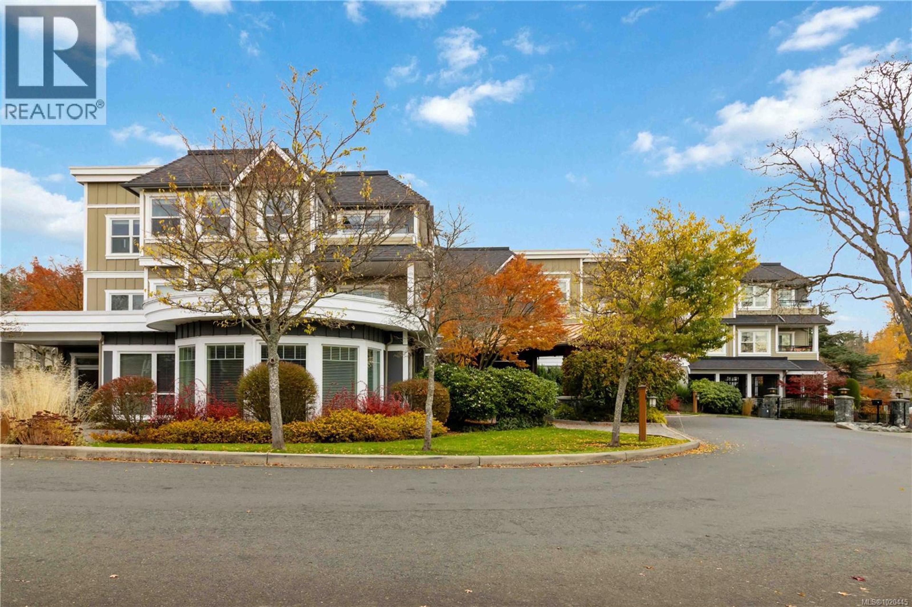 10520 McDonald Park Rd, North Saanich - Exteriors - Full Complex View - Photo 2