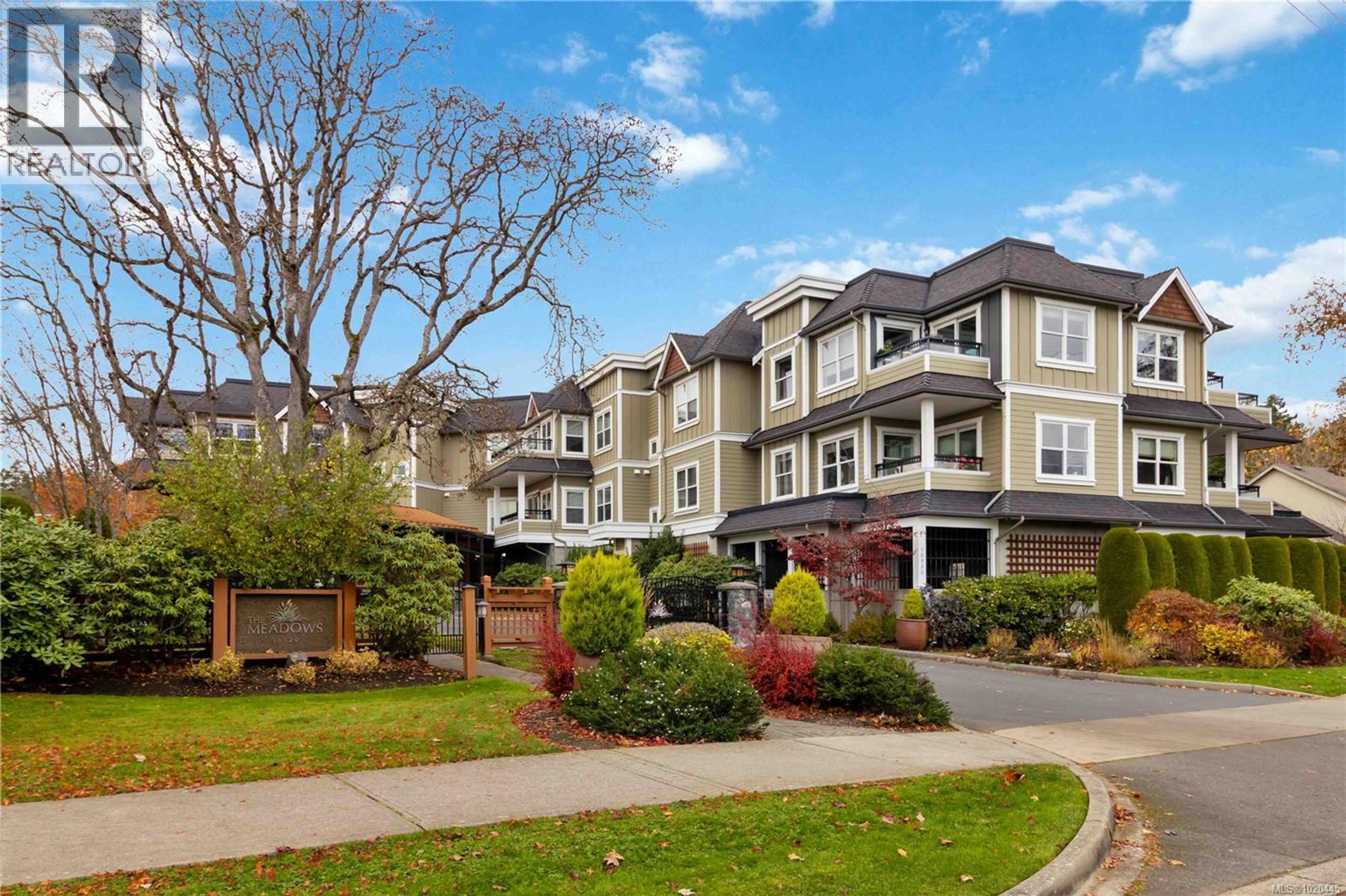 10520 McDonald Park Rd, North Saanich - Exteriors - Full Complex View - Photo 4