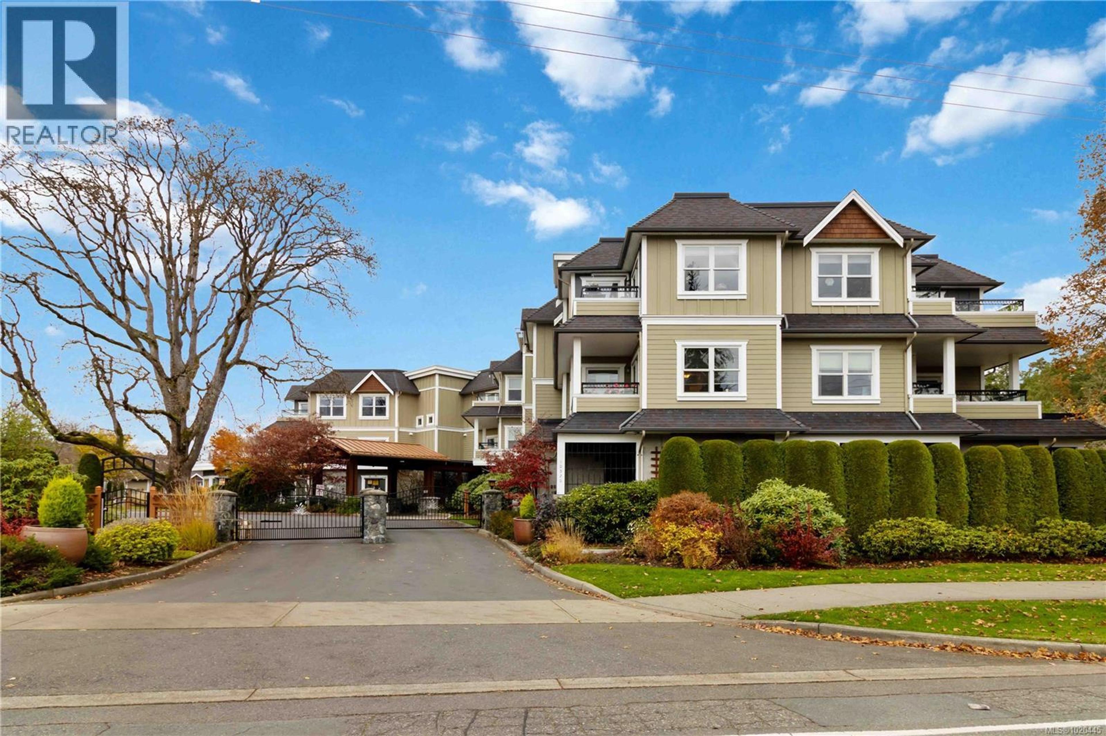 10520 McDonald Park Rd, North Saanich - Exteriors - Full Complex View - Photo 5