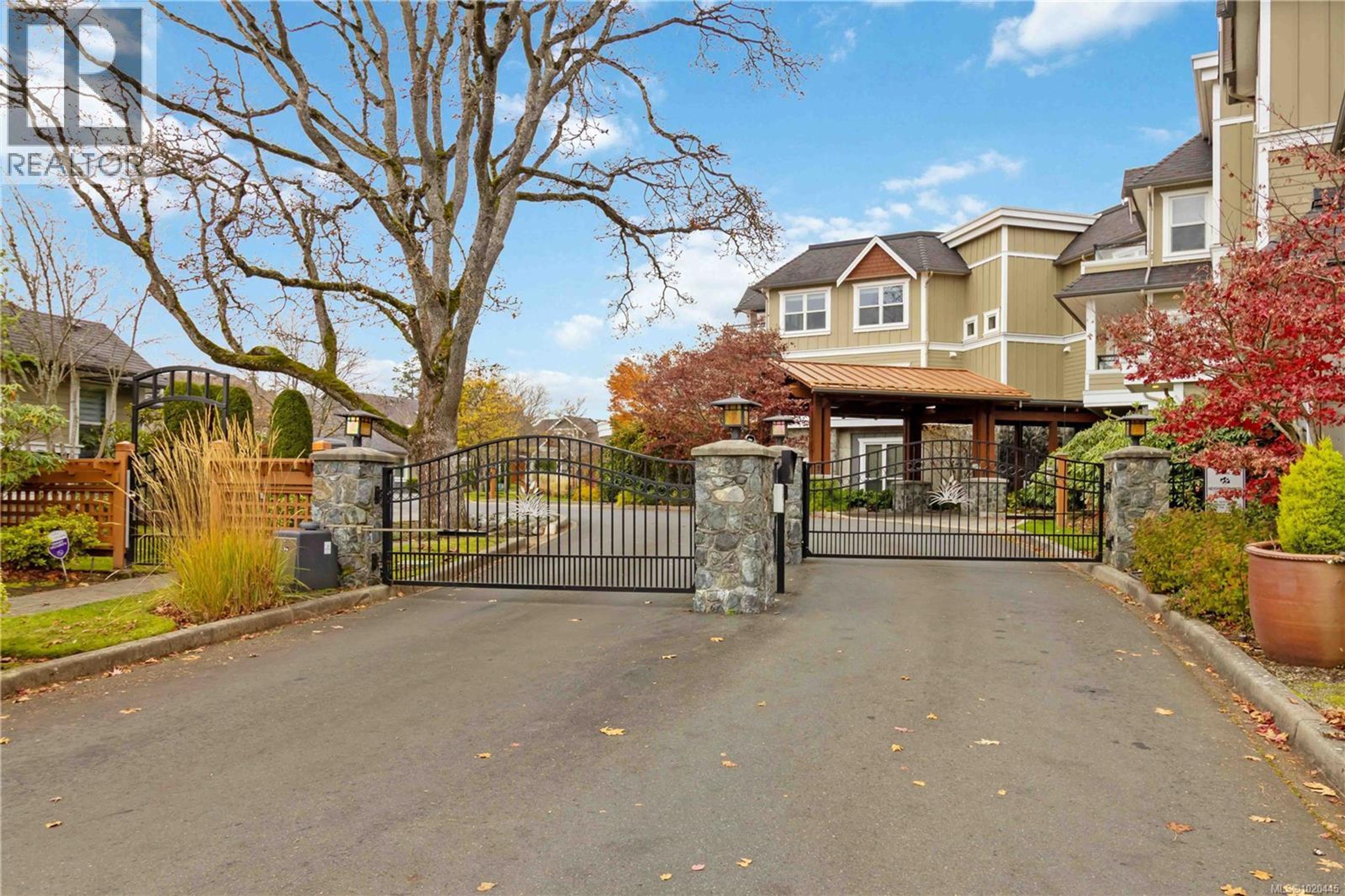 10520 McDonald Park Rd, North Saanich - Exteriors - Full Complex View - Photo 6