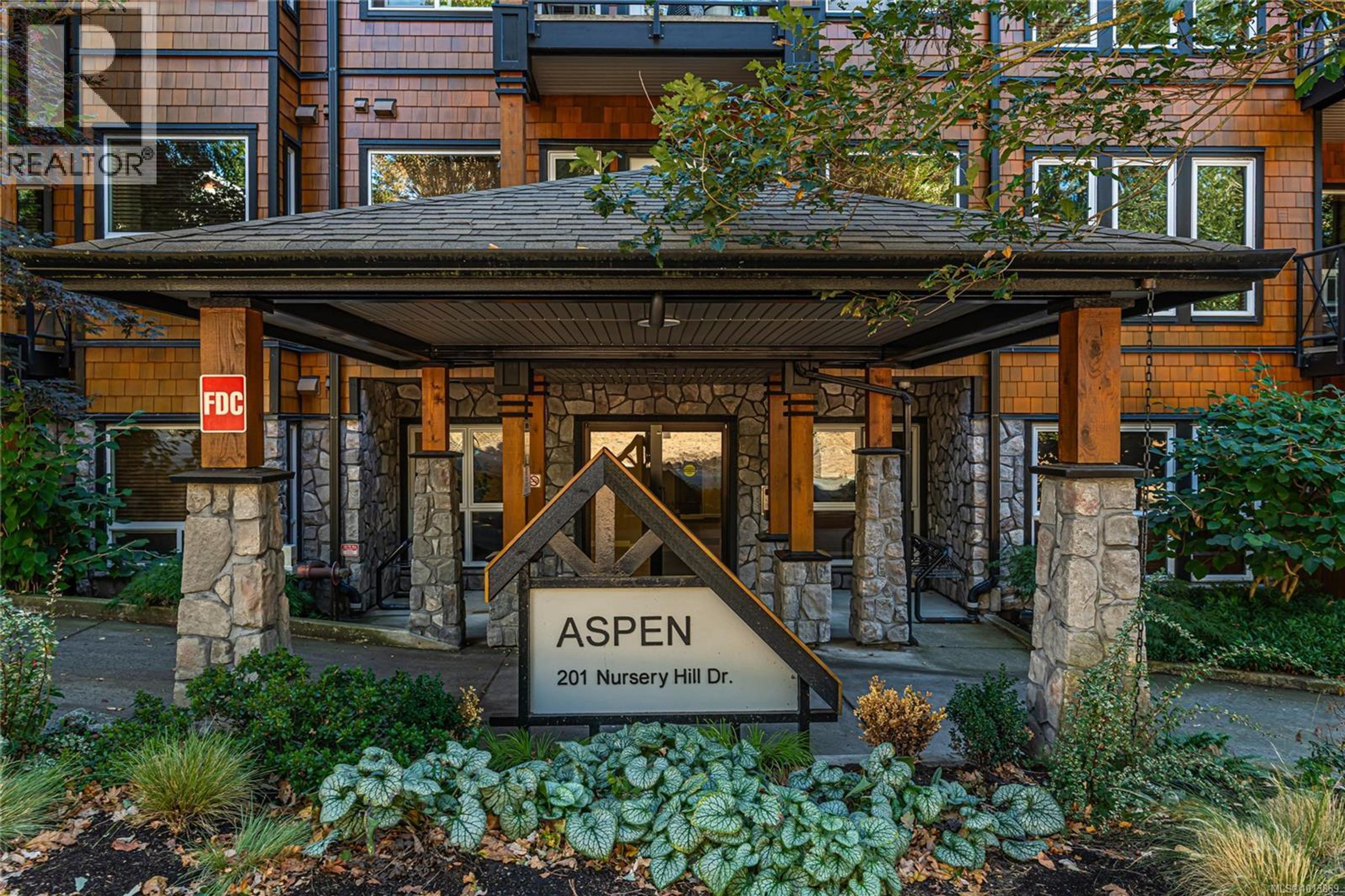 201 Nursery Hill Dr, View Royal - Exteriors - Photo 5