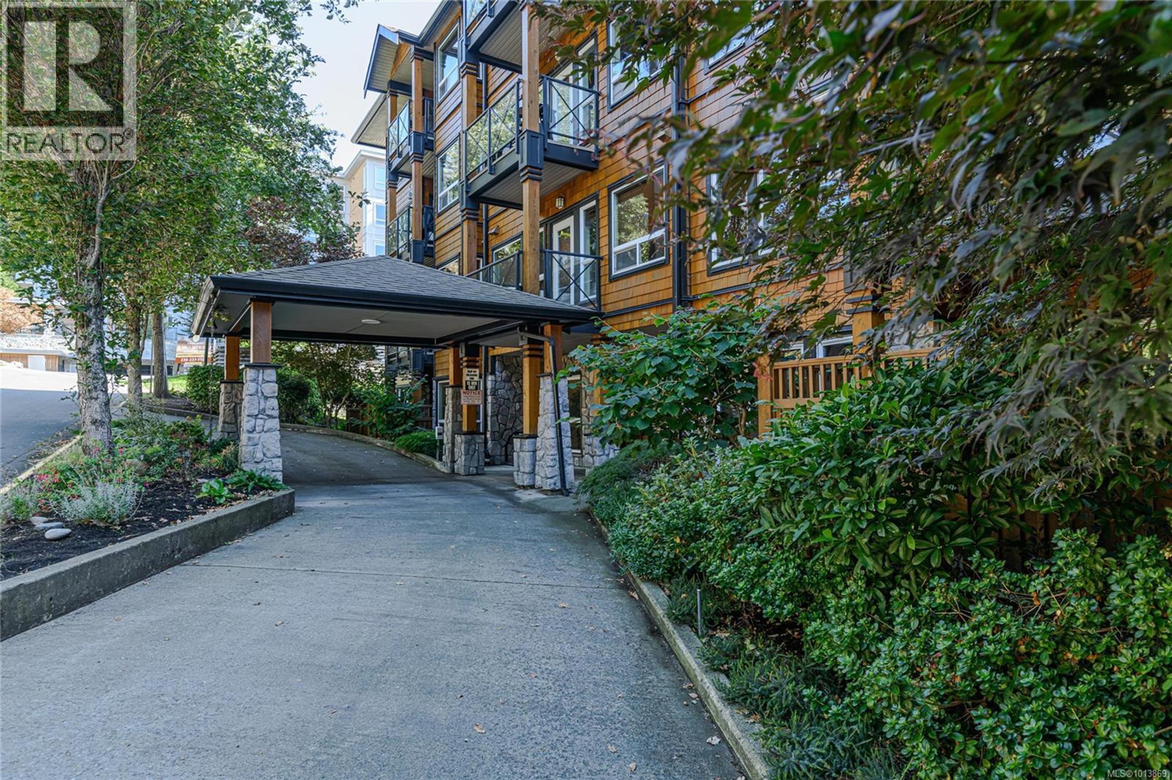 201 Nursery Hill Dr, View Royal - Exteriors - Photo 9