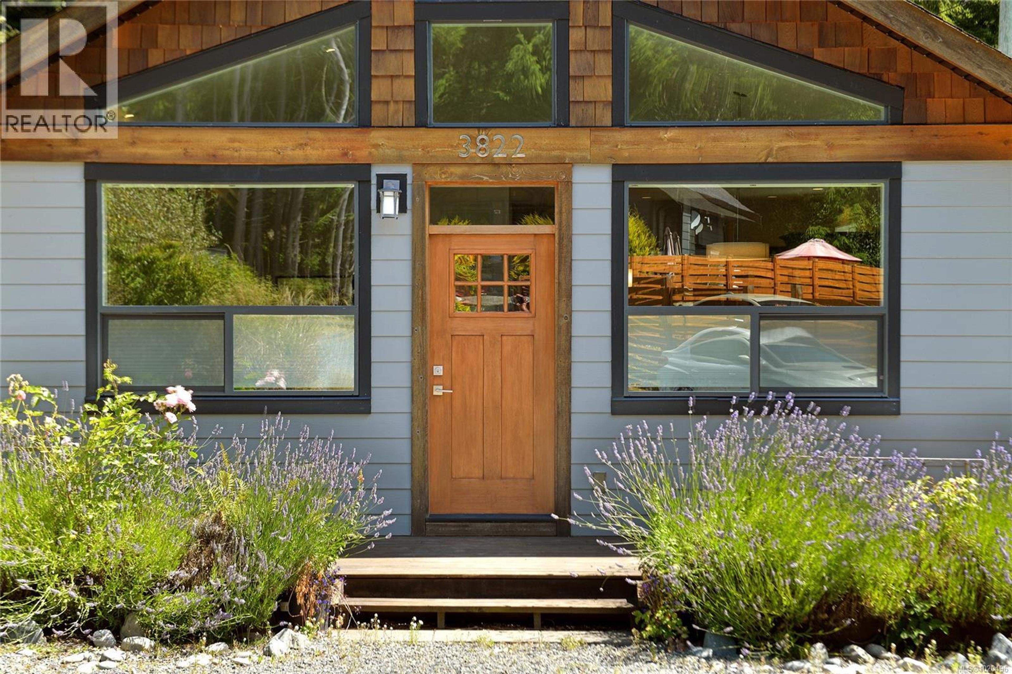 3822 TRAILHEAD Dr, Sooke - Exteriors - Photo 2