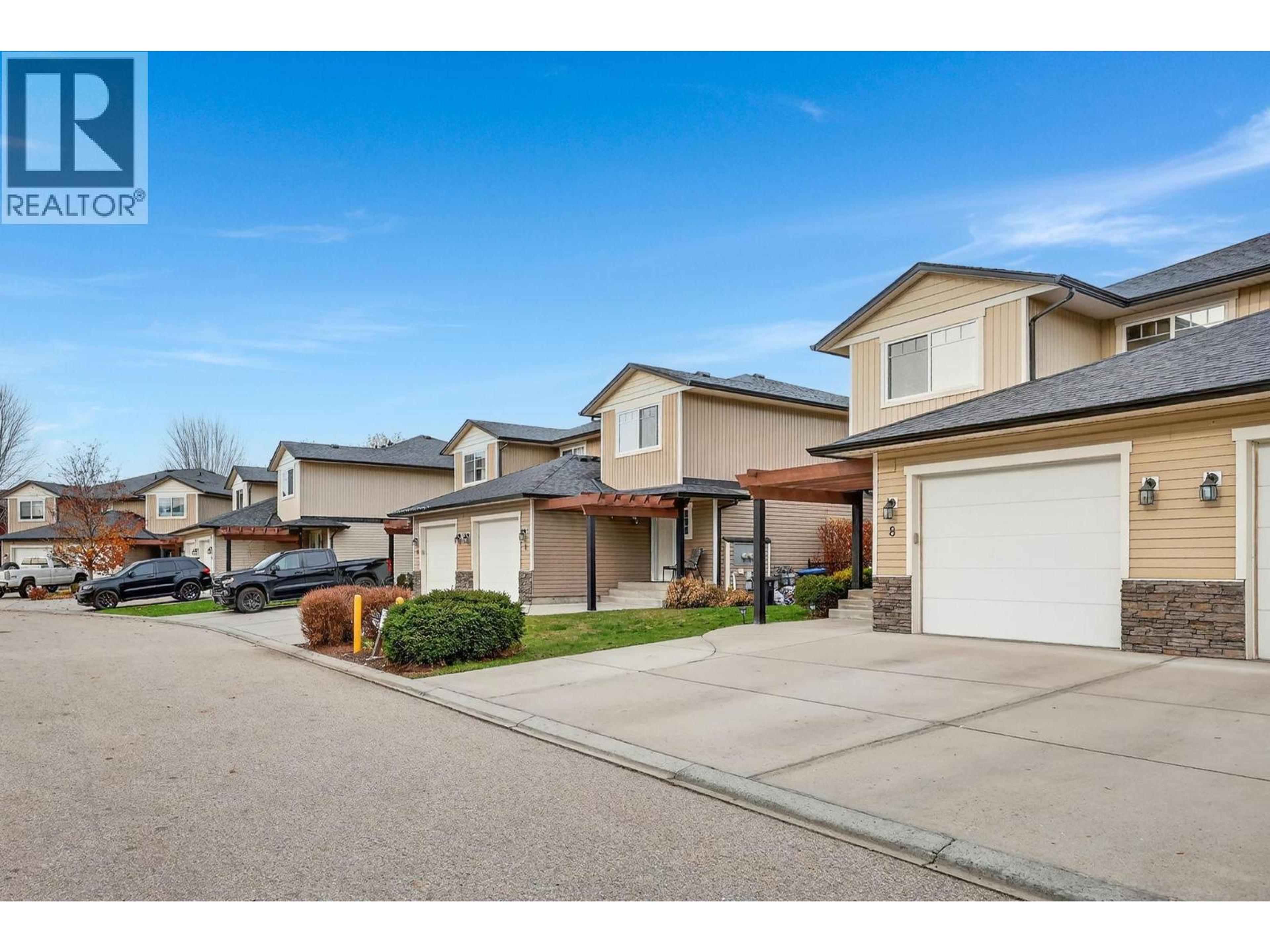 180 McCurdy Road, Kelowna - Exteriors - Full Complex View - Photo 3