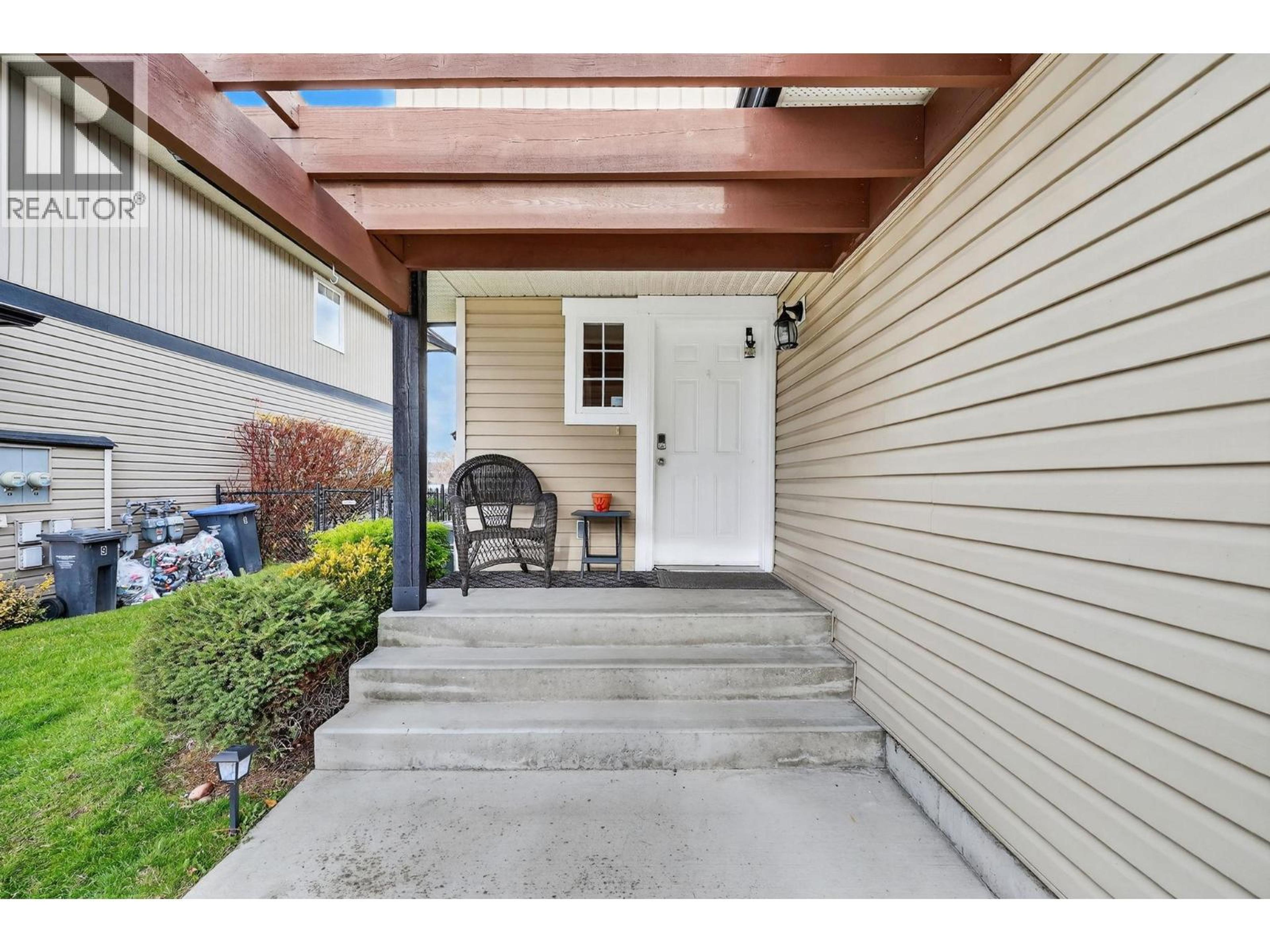 180 McCurdy Road, Kelowna - Exteriors - Photo 6