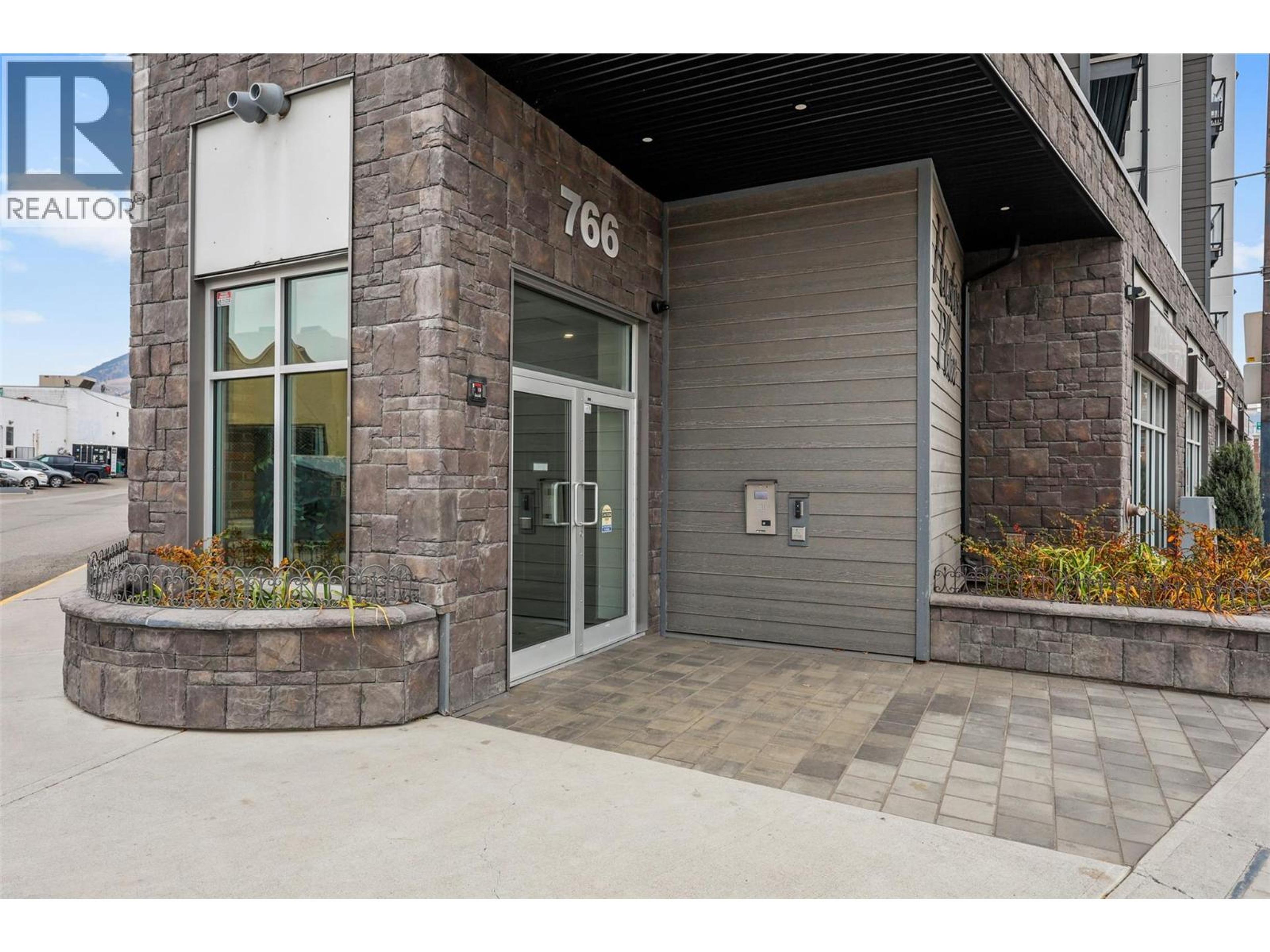 766 TRANQUILLE Road, Kamloops - Exteriors - Photo 3