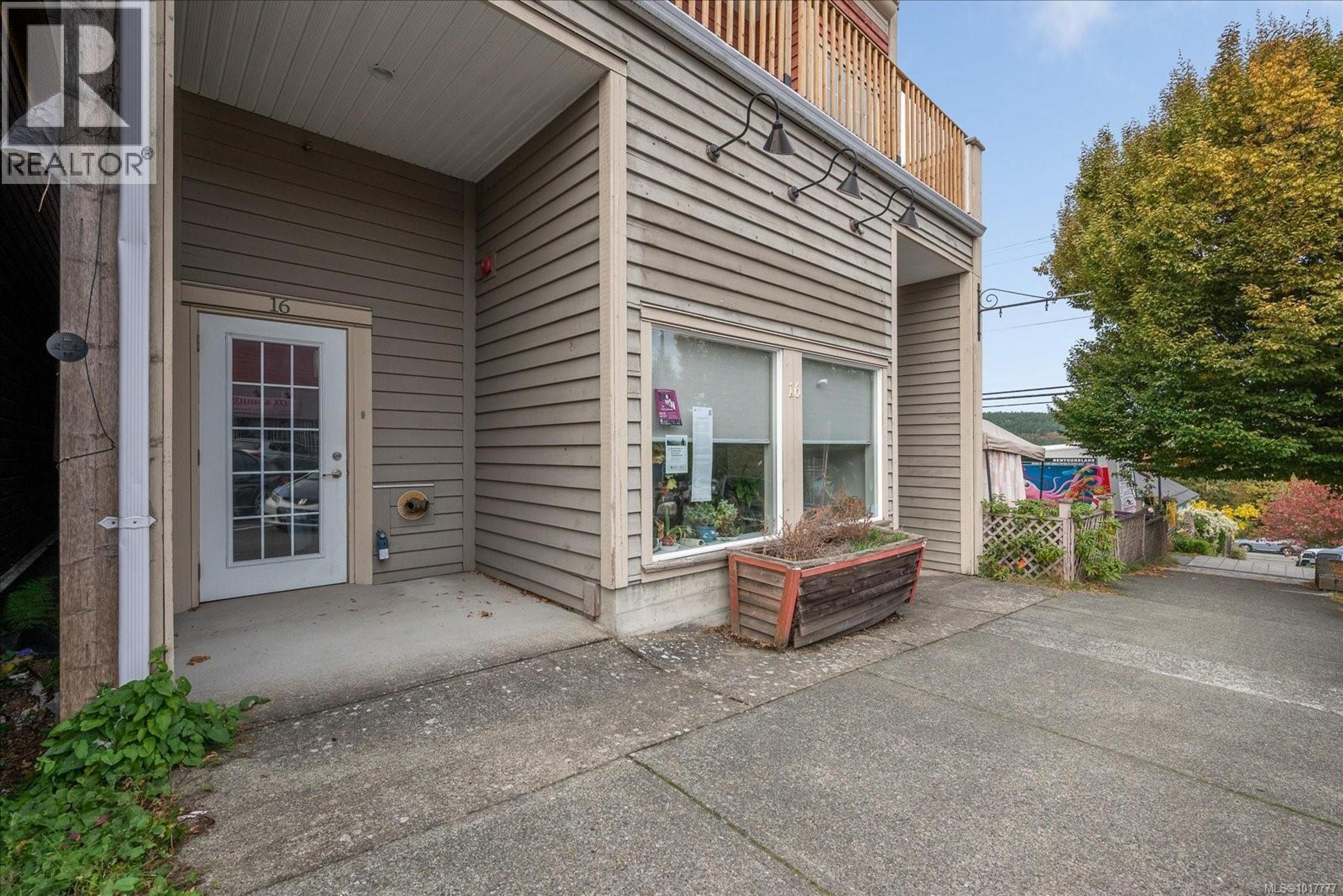 16 High St, Ladysmith - Exteriors - Photo 1