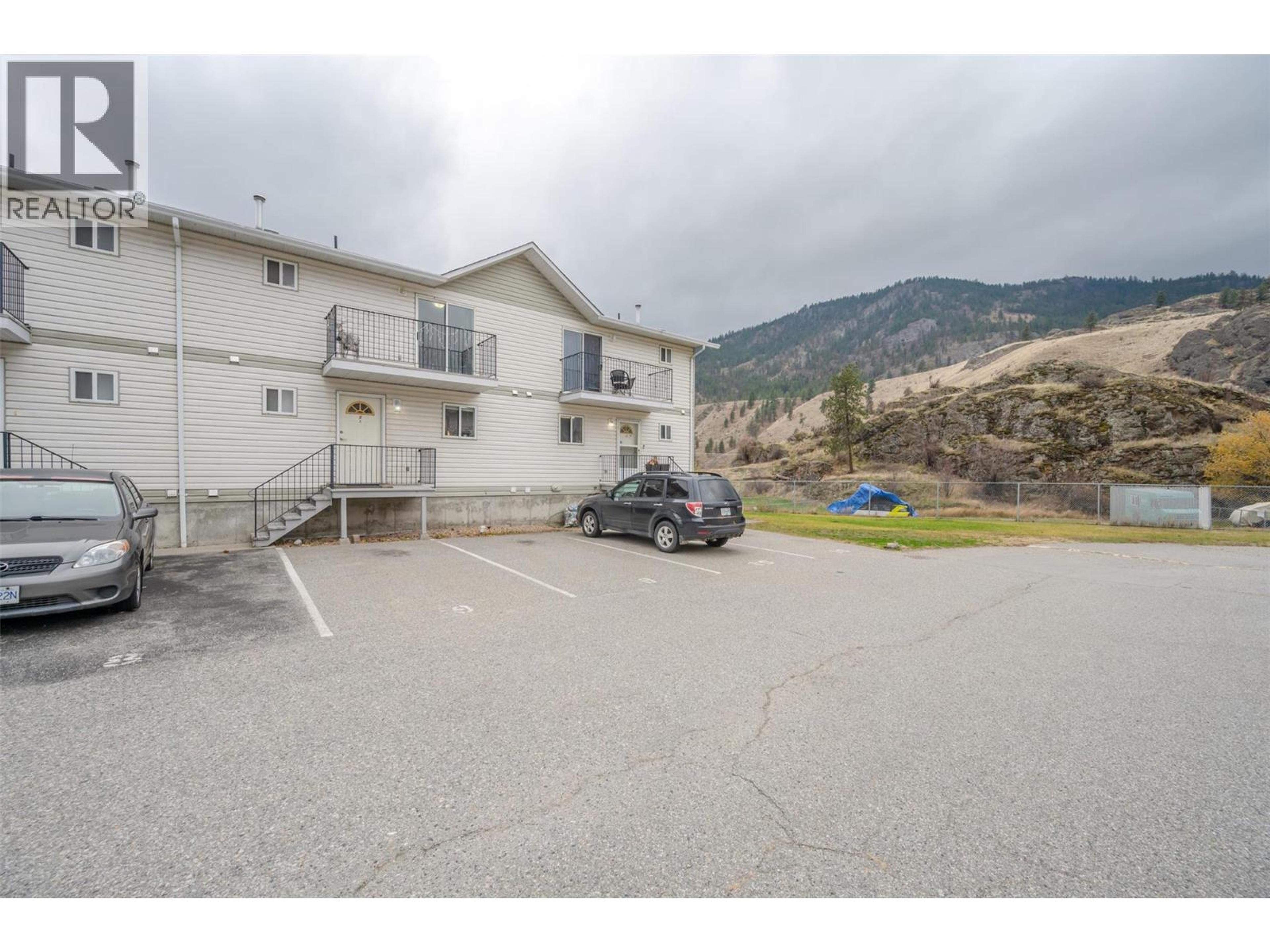 1020 Cedar Street, Okanagan Falls - Exteriors - Photo 2