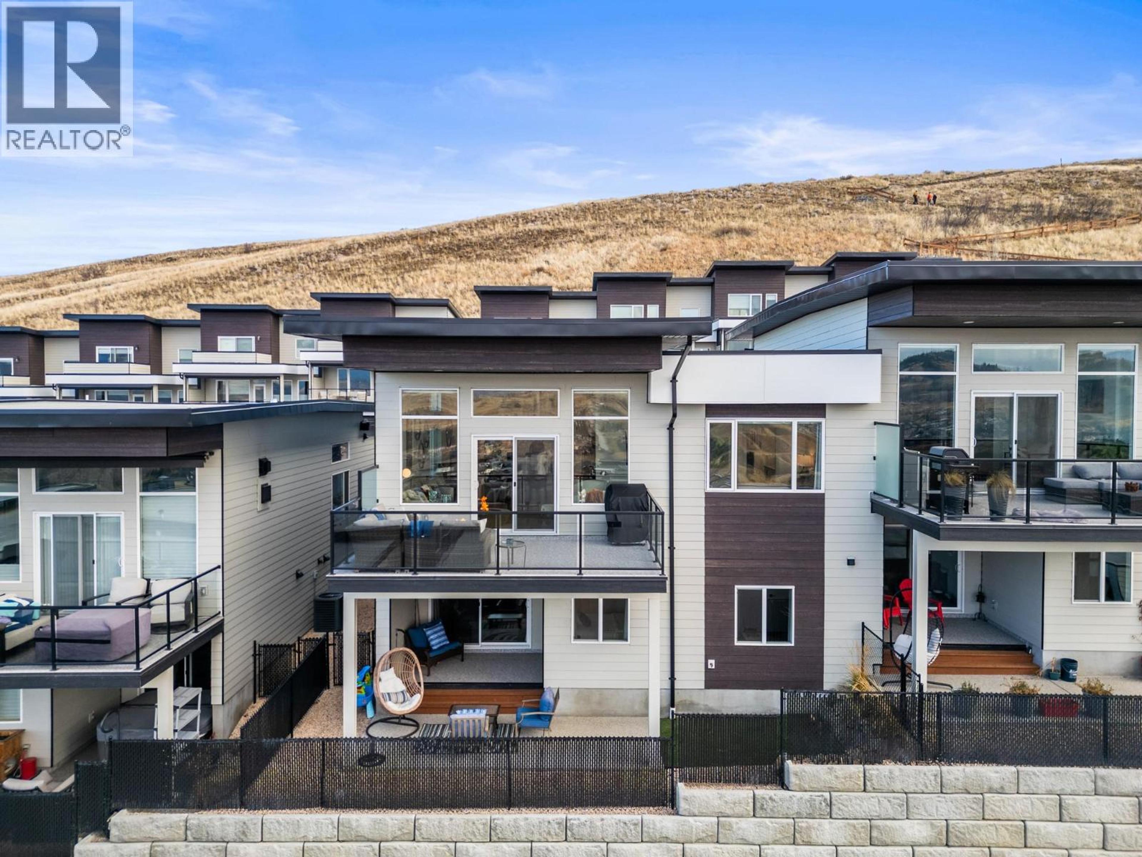 1000 Mt. Robson Place, Vernon - Exteriors - Full Complex View - Photo 6