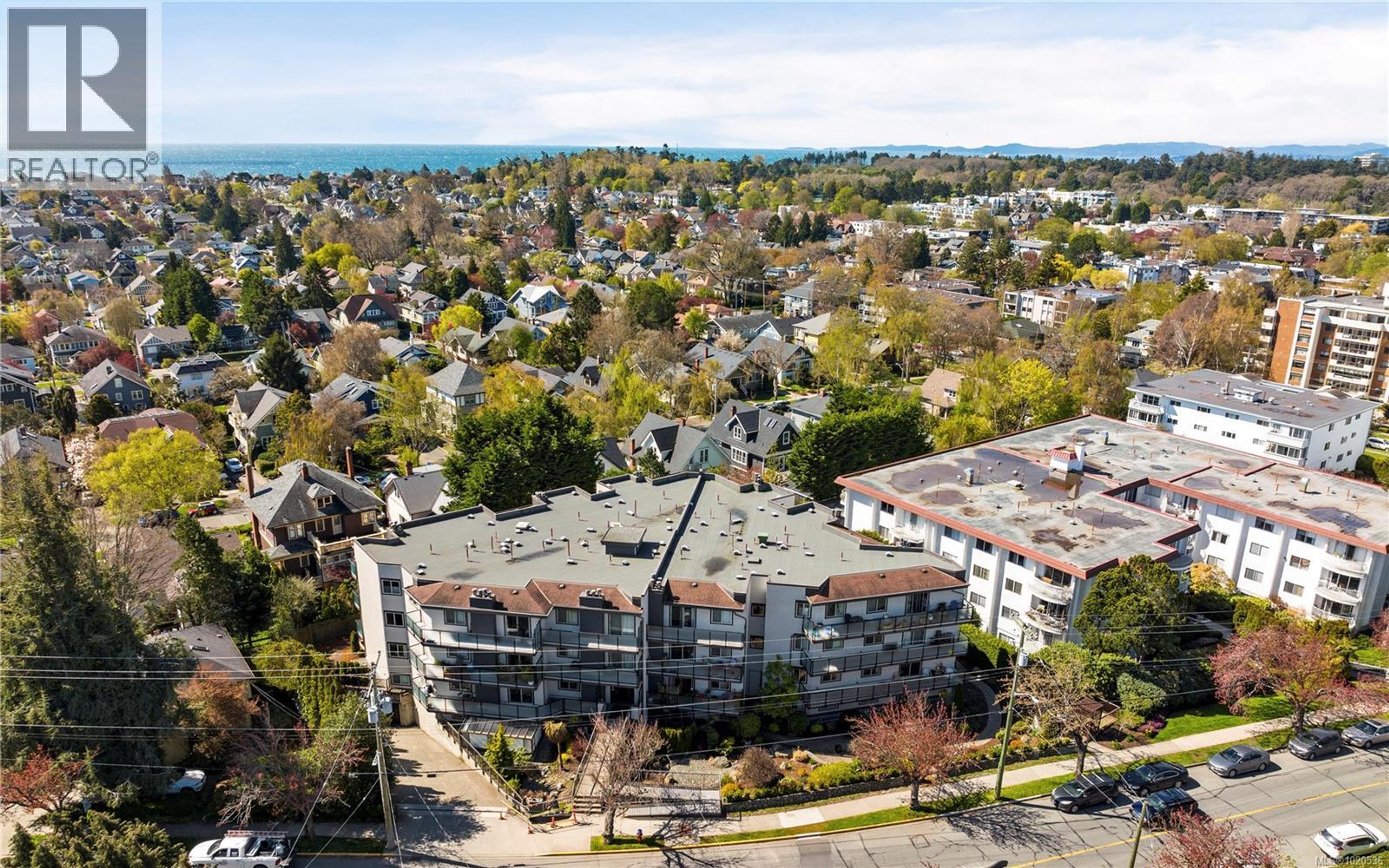 1241 Fairfield Rd, Victoria - Exteriors - Full Complex View, Drone/Aerial View - Photo 2