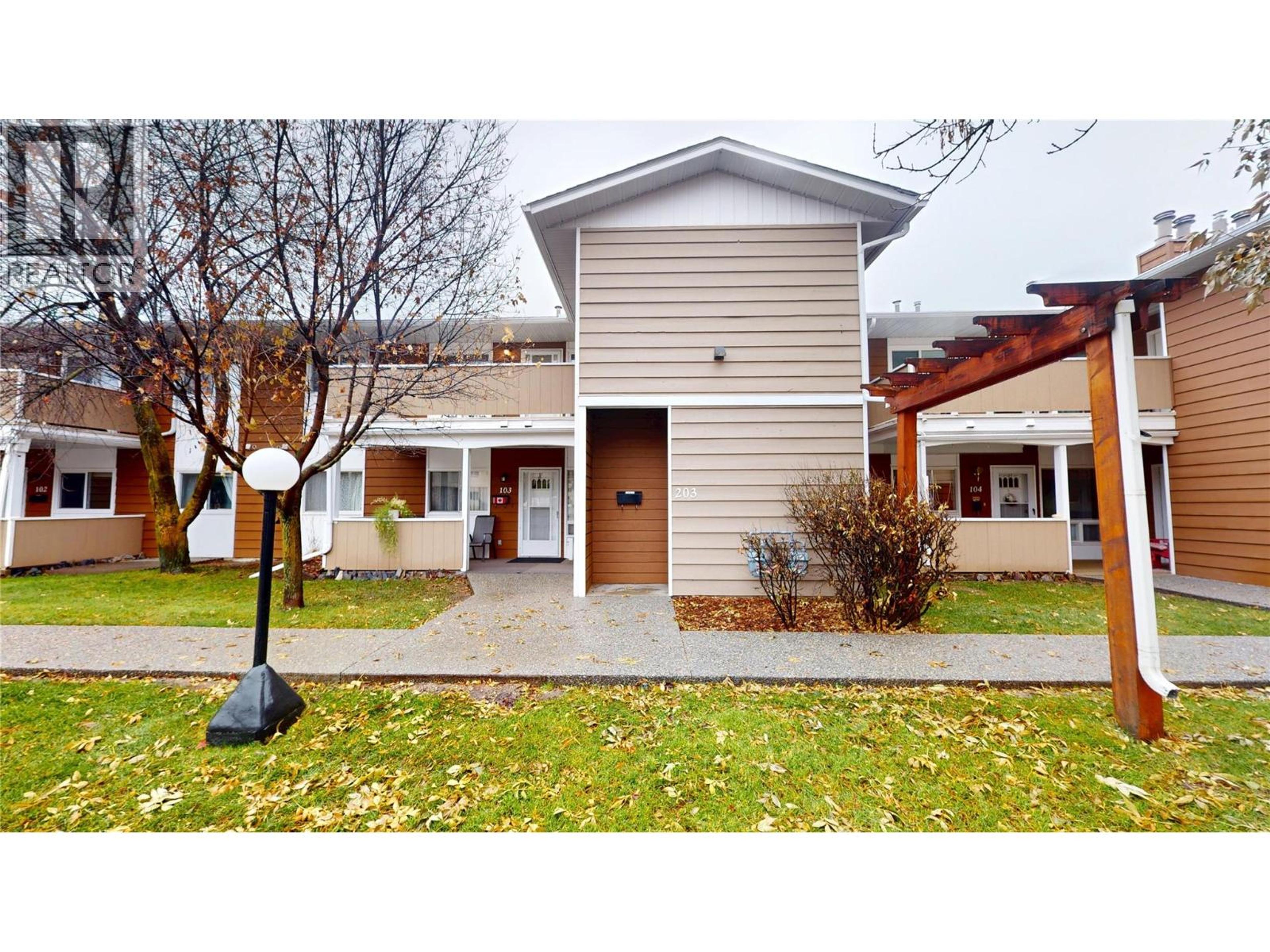 2365 12 Street N, Cranbrook - Exteriors - Photo 4