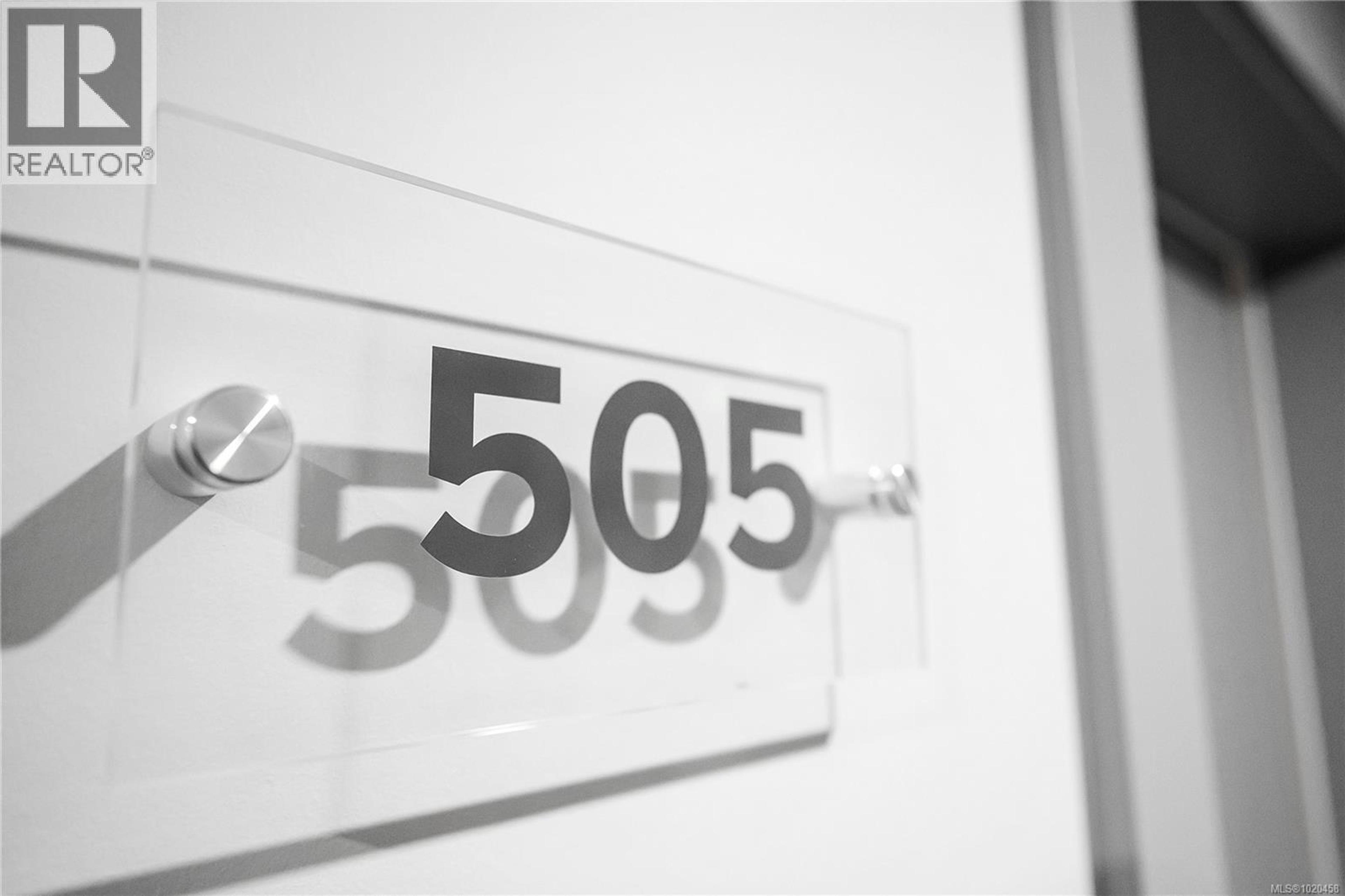 #505 45 HALIBURTON ST - 38