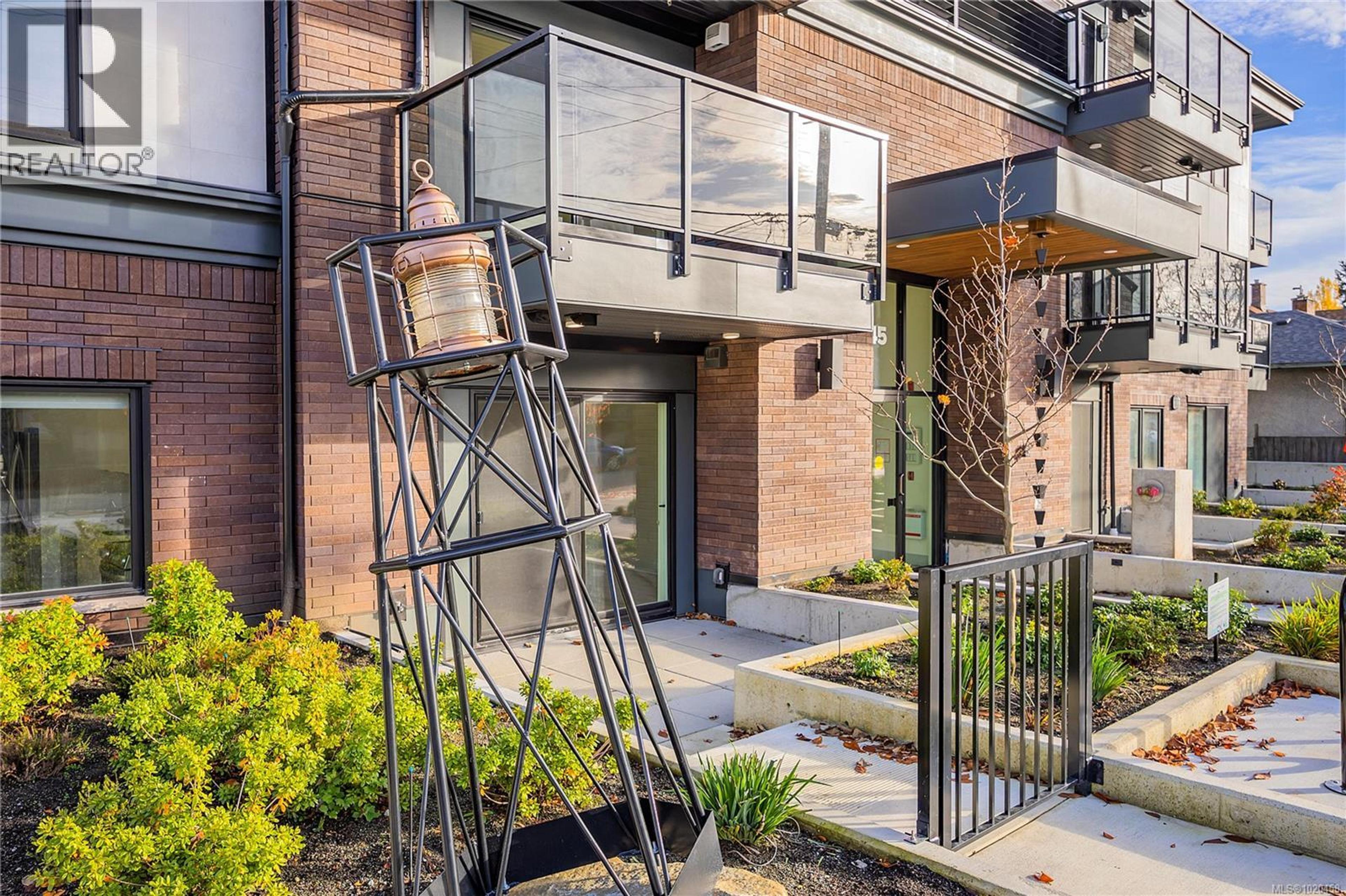 #505 45 HALIBURTON ST - 47