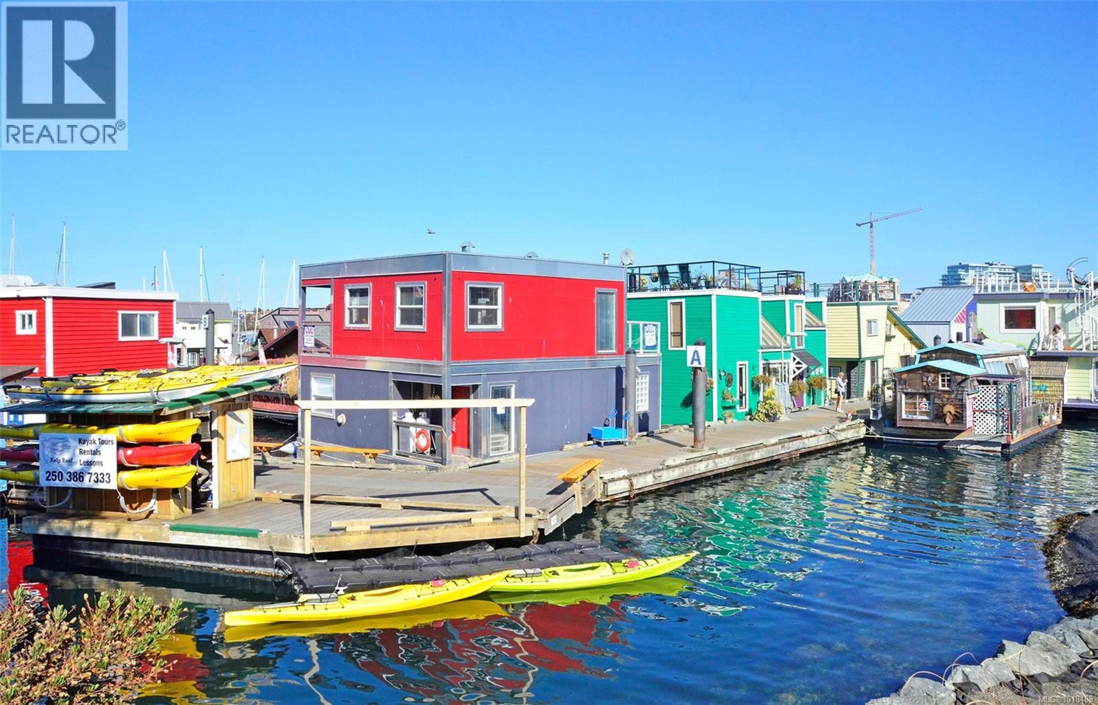 60 Dallas Rd, Victoria - Exteriors - Full Complex View - Photo 9