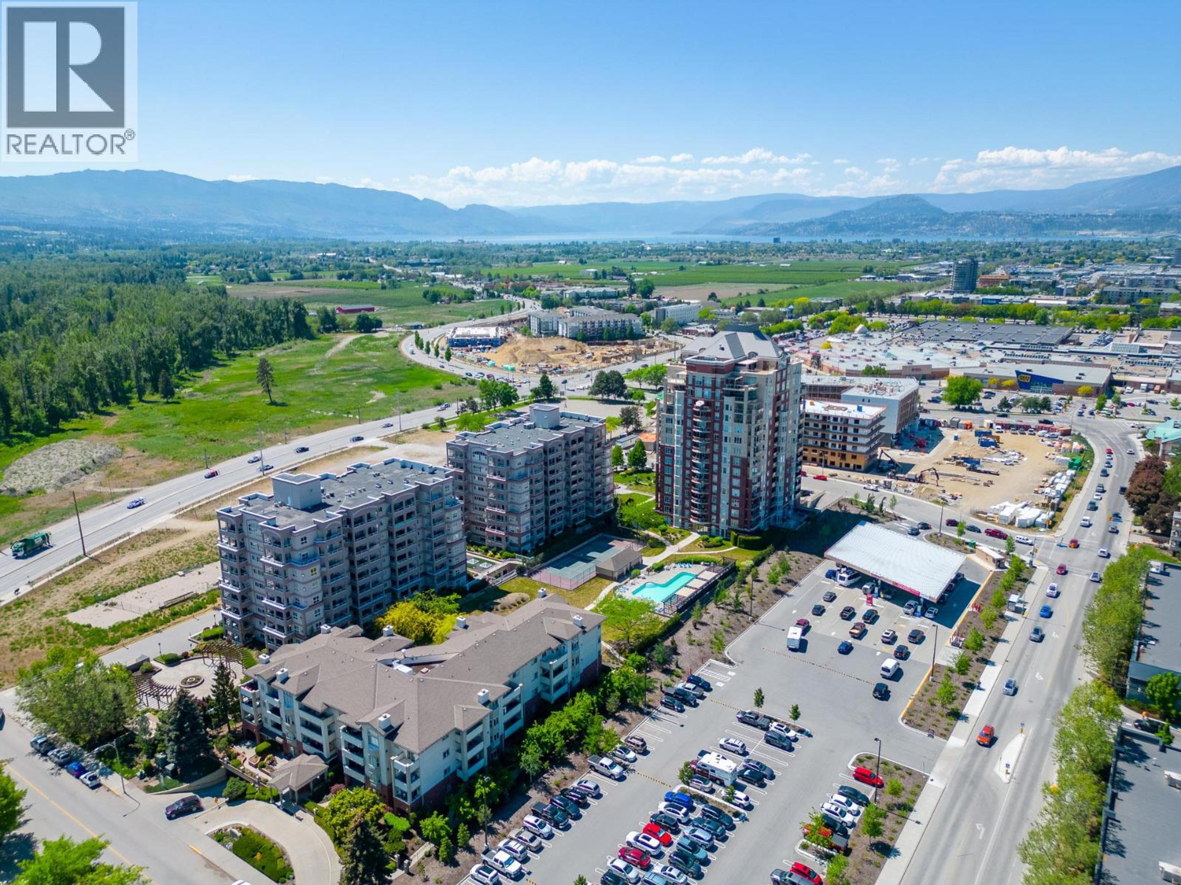 1947 Underhill Street, Kelowna - Exteriors - Full Complex View, Drone/Aerial View - Photo 11