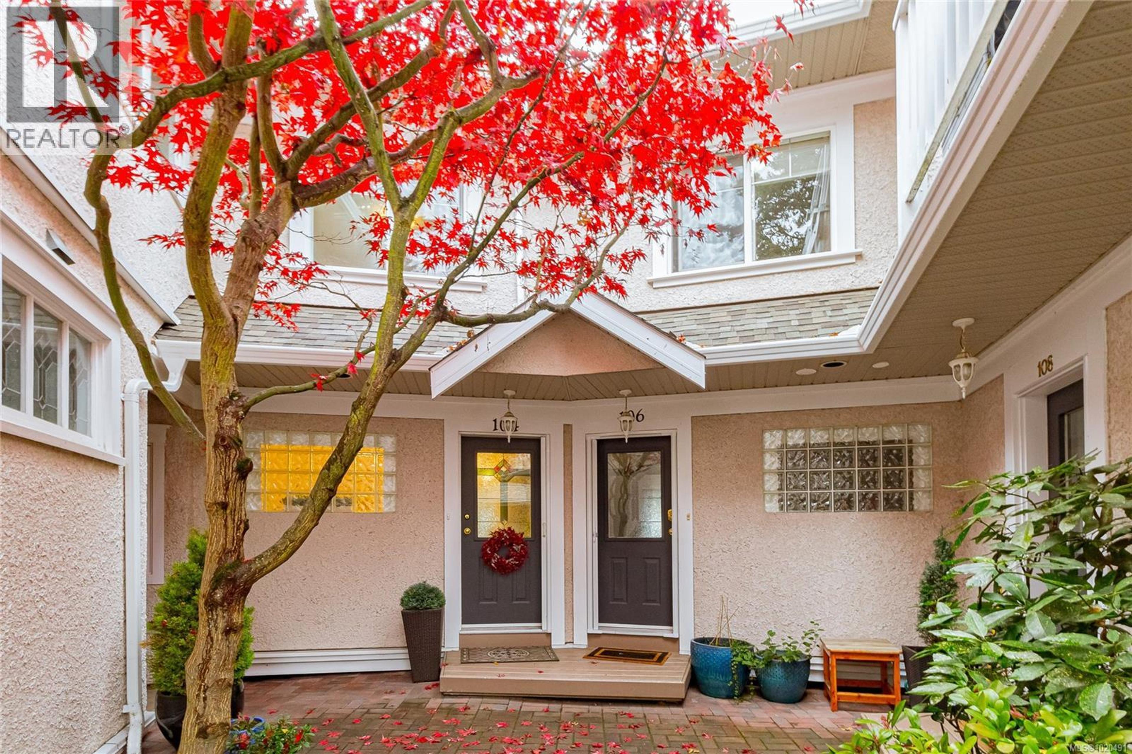 1196 Clovelly Terr, Saanich - Exteriors - Photo 4