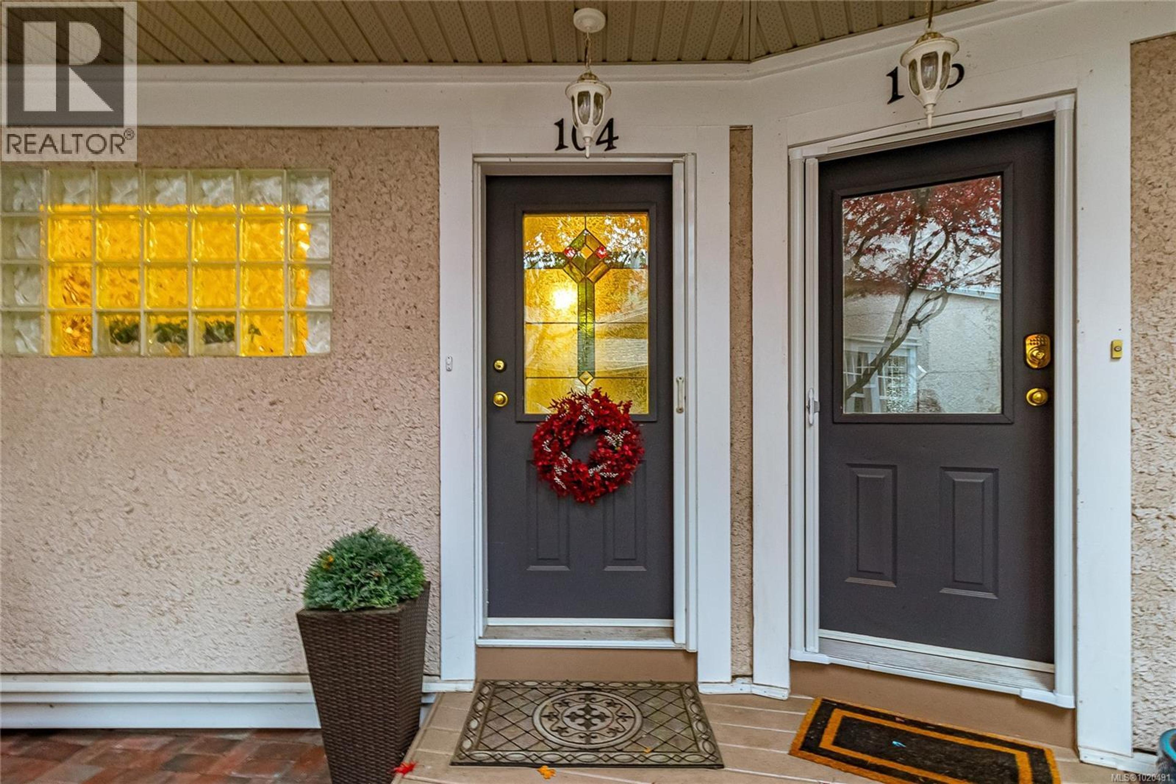 1196 Clovelly Terr, Saanich - Exteriors - Photo 5