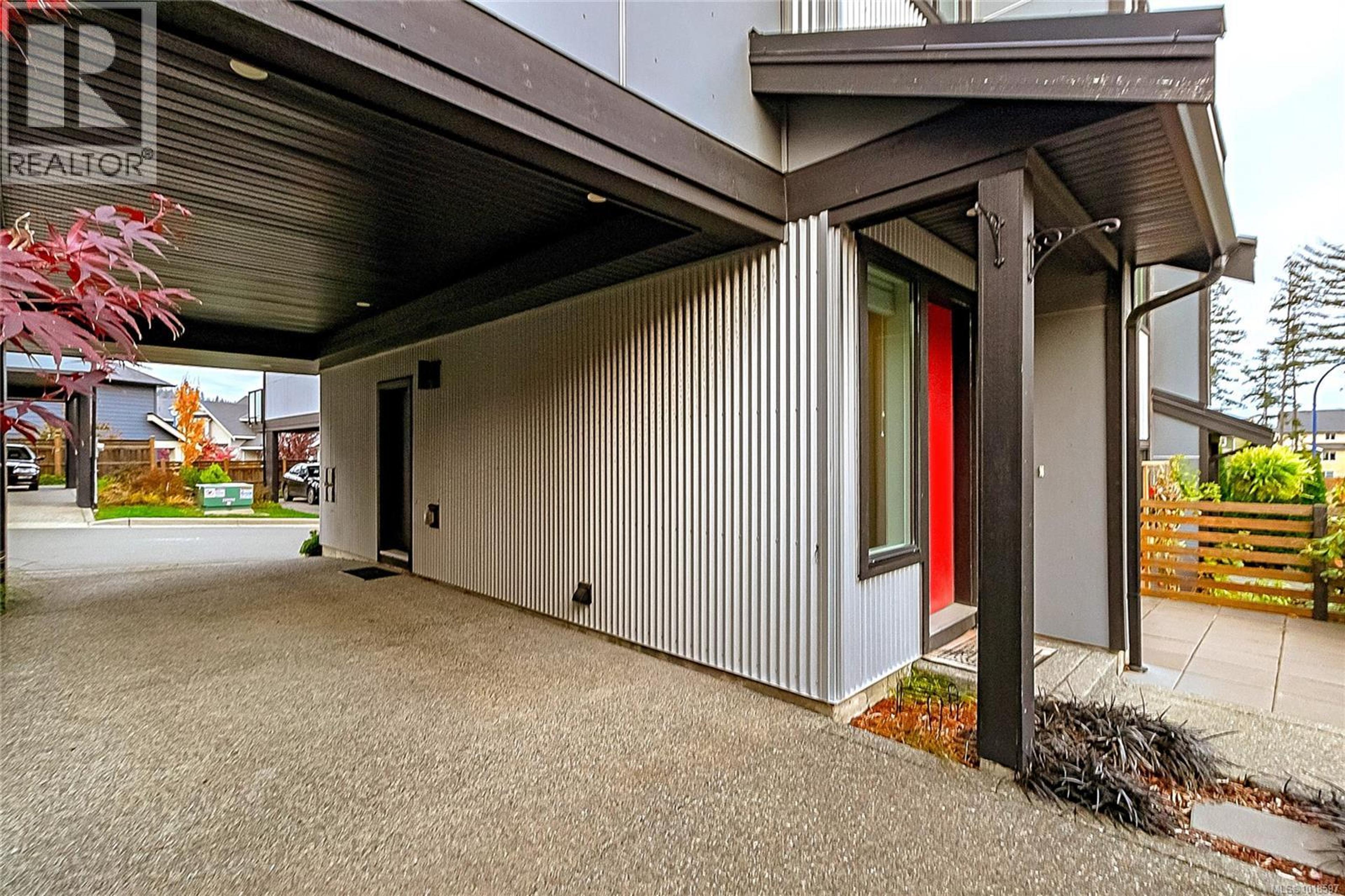 1201 Nova Crt, Langford - Exteriors - Photo 2