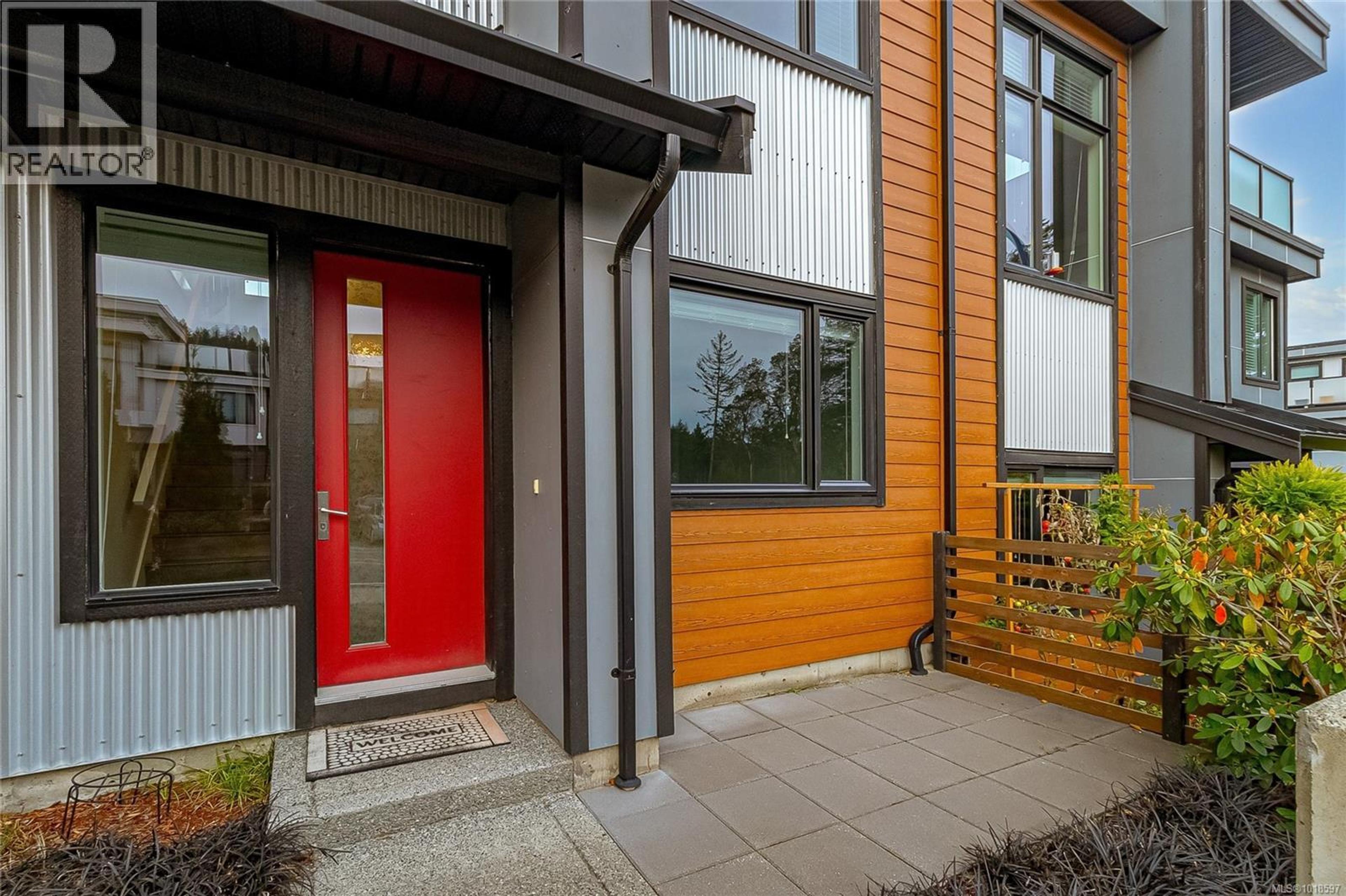 1201 Nova Crt, Langford - Exteriors - Photo 4