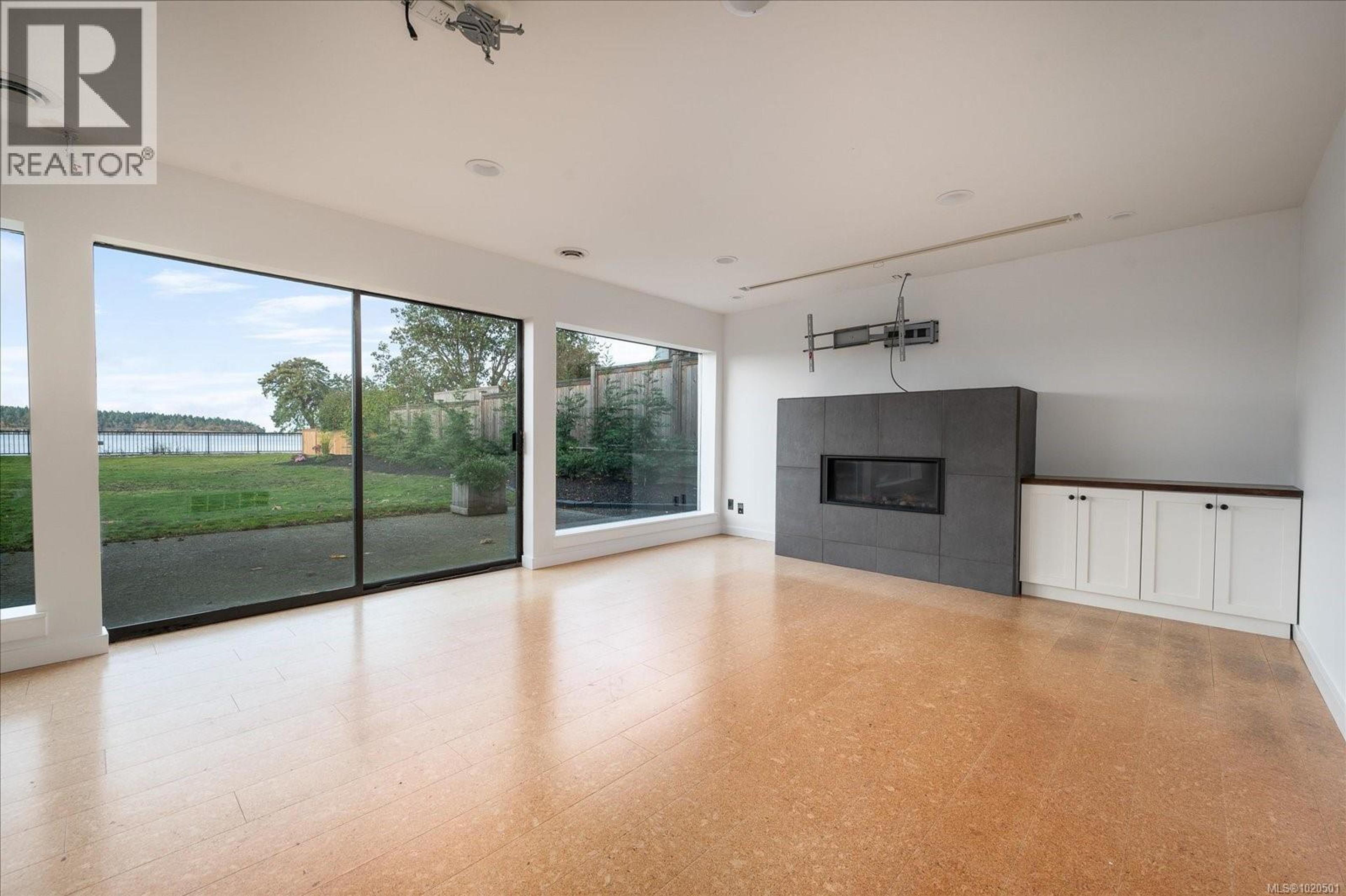 7850 SHANGRI-LA RD - 36