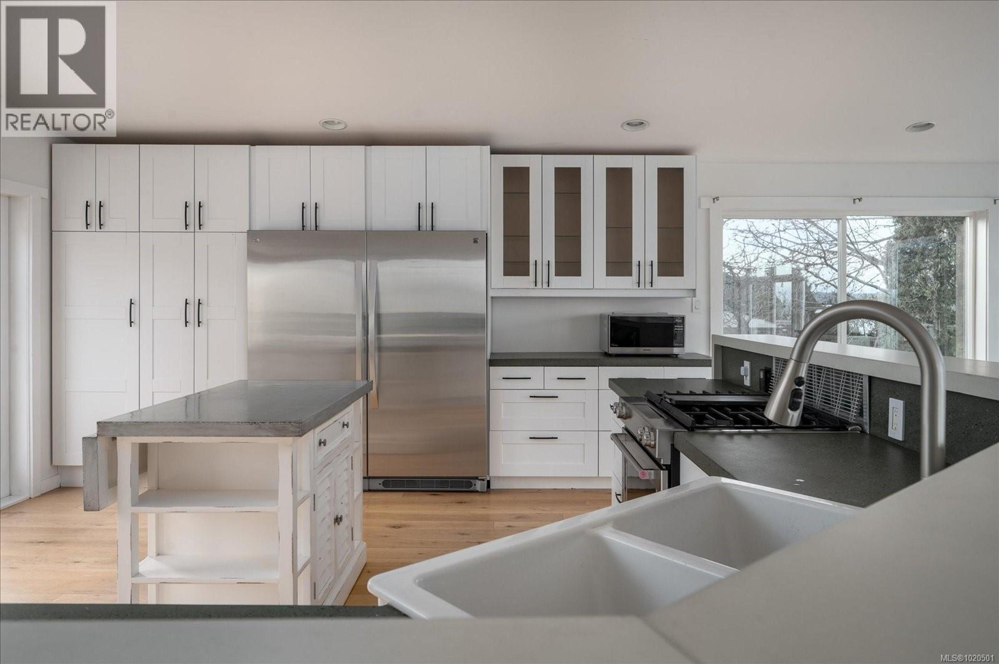 7850 SHANGRI-LA RD - 21