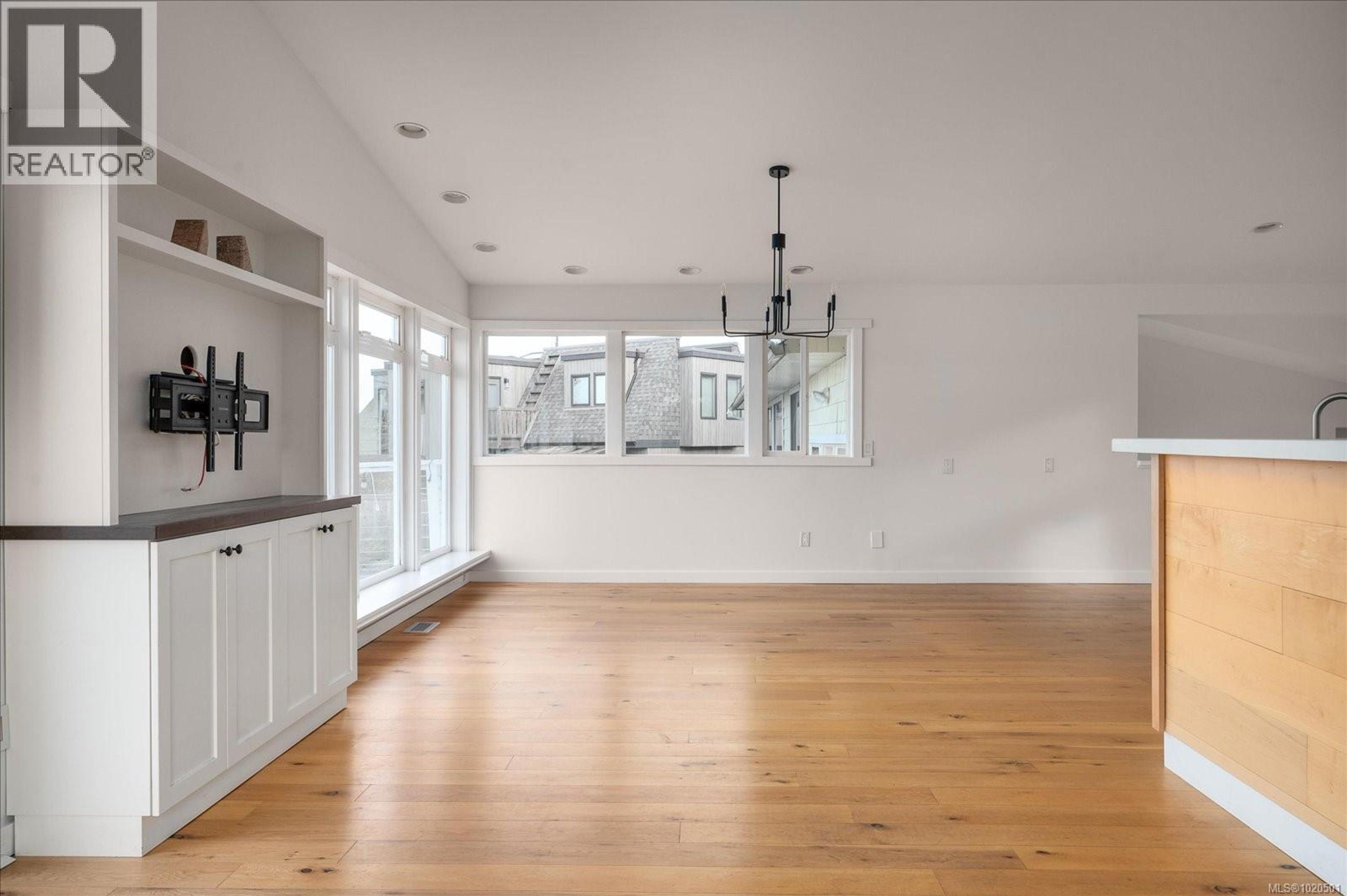 7850 SHANGRI-LA RD - 32