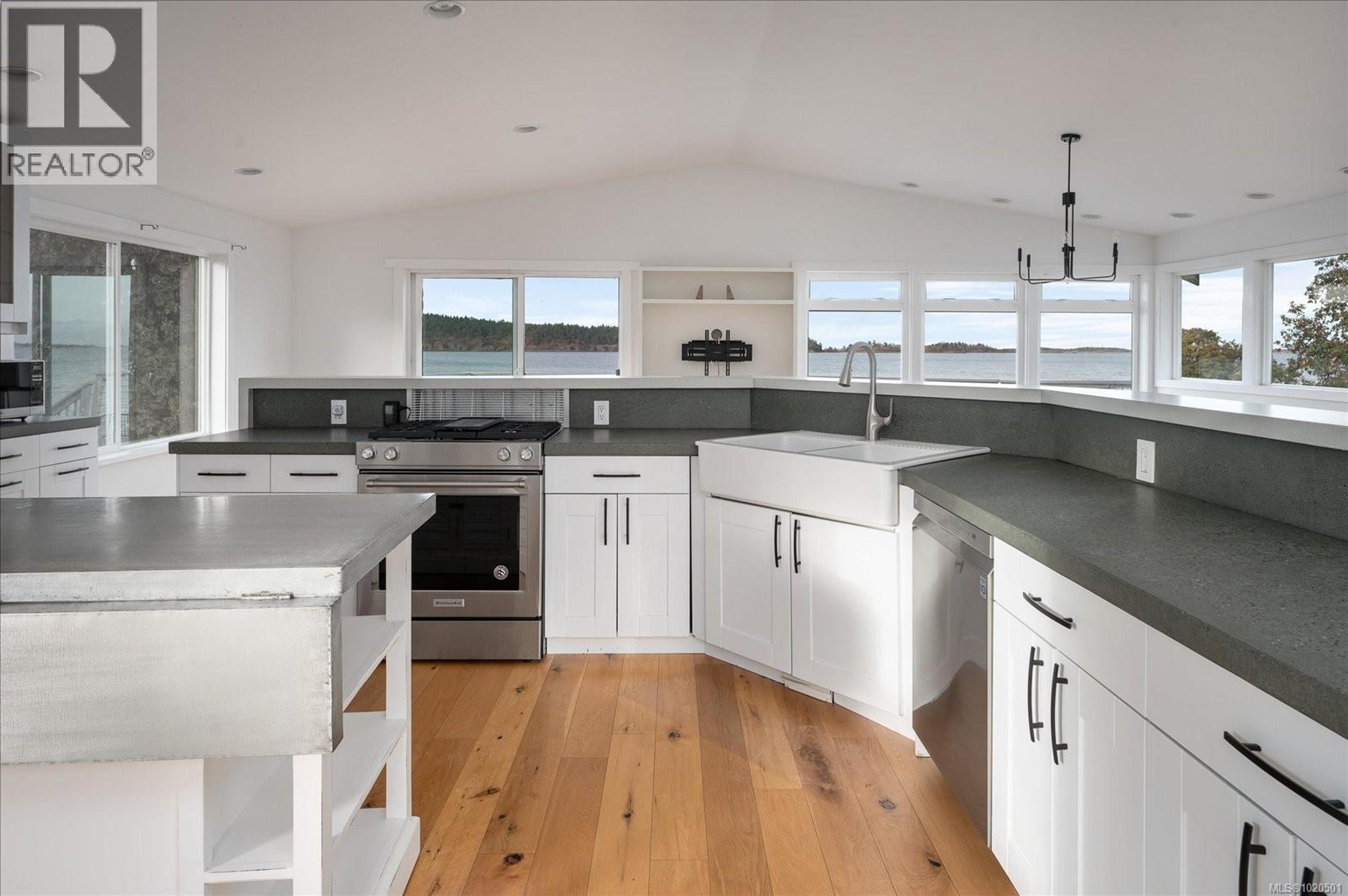 7850 SHANGRI-LA RD - 18