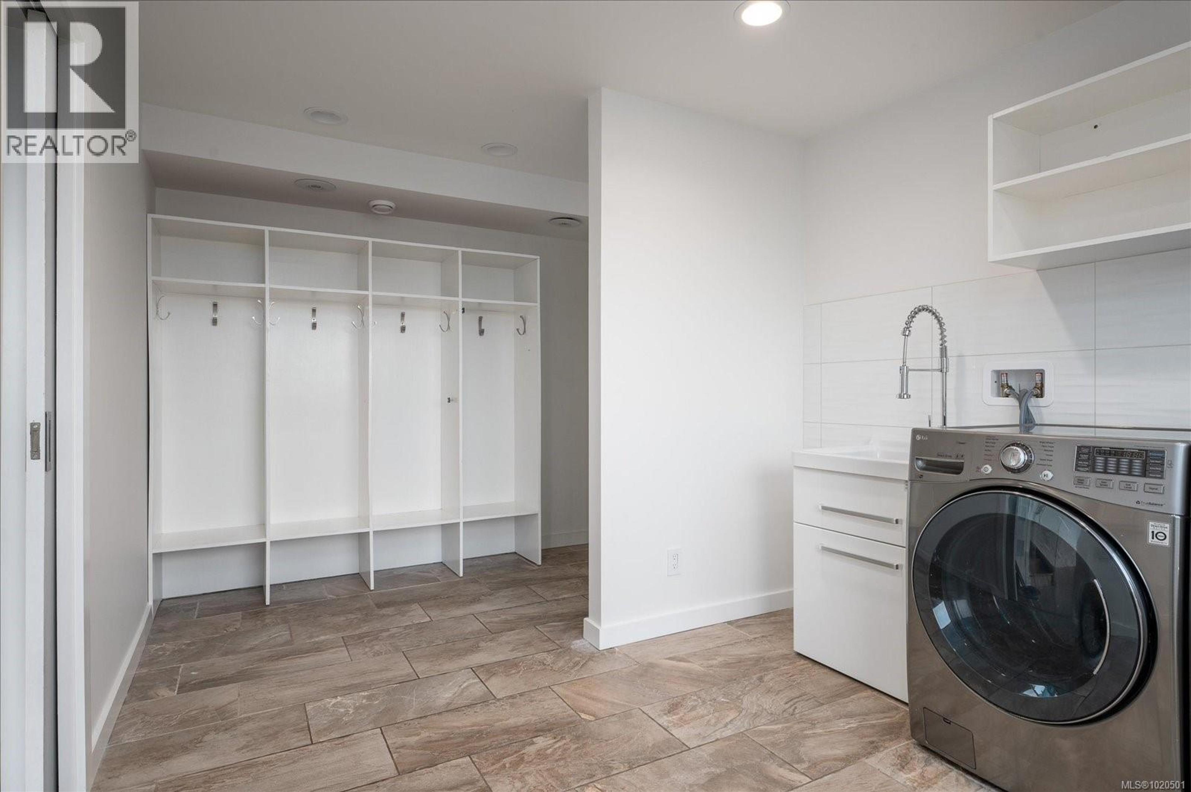 7850 SHANGRI-LA RD - 41