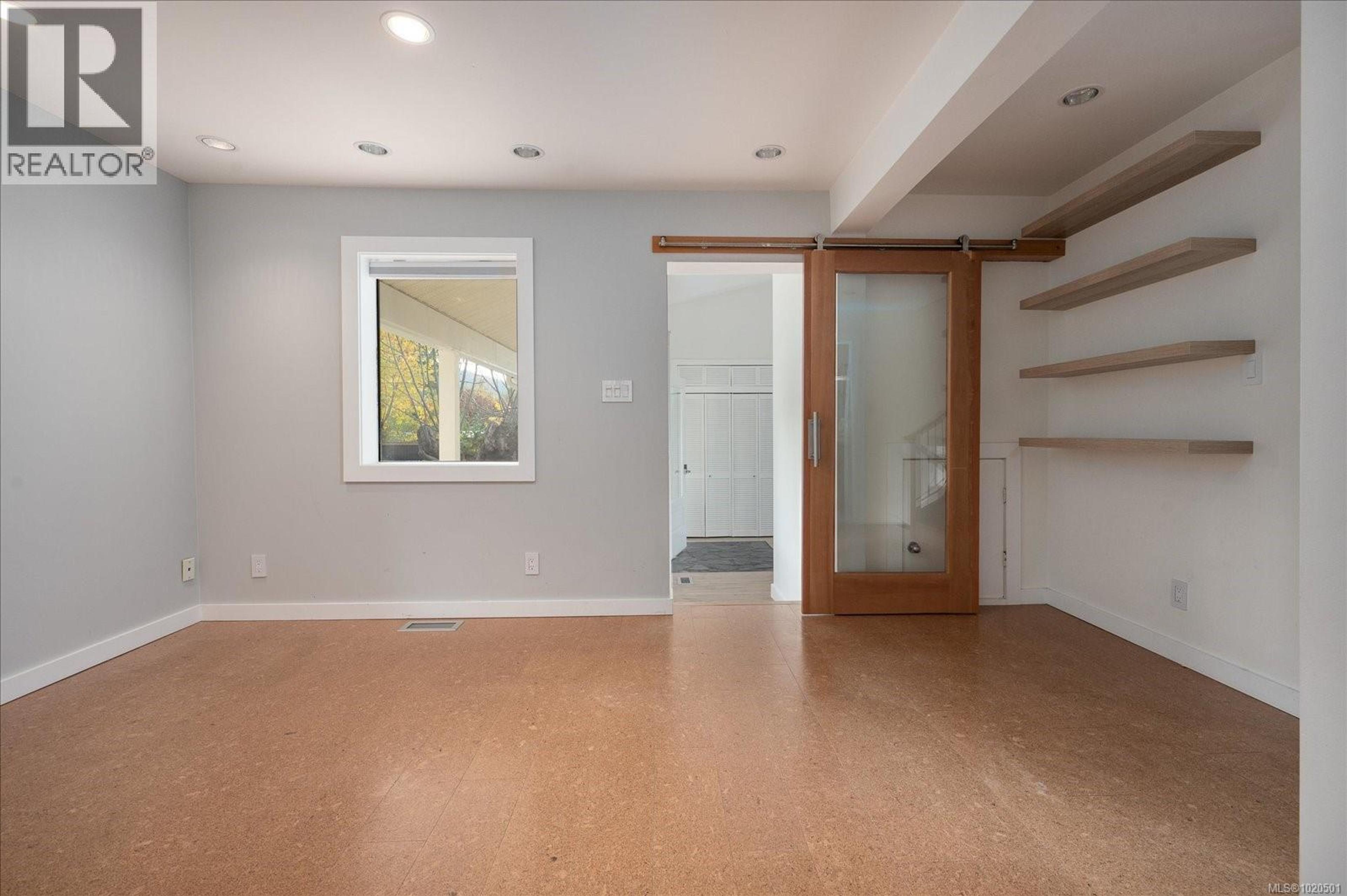 7850 SHANGRI-LA RD - 43