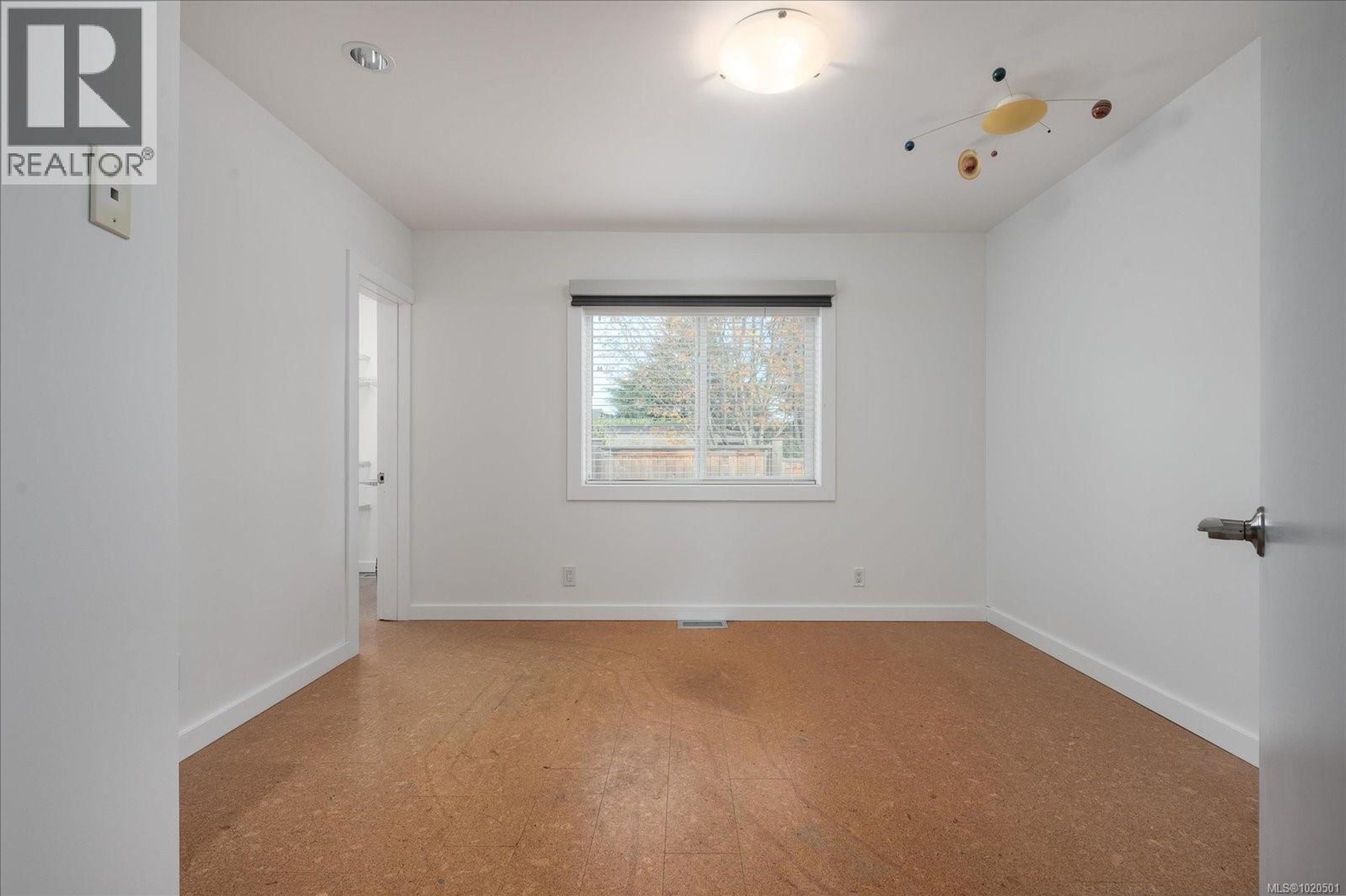 7850 SHANGRI-LA RD - 61