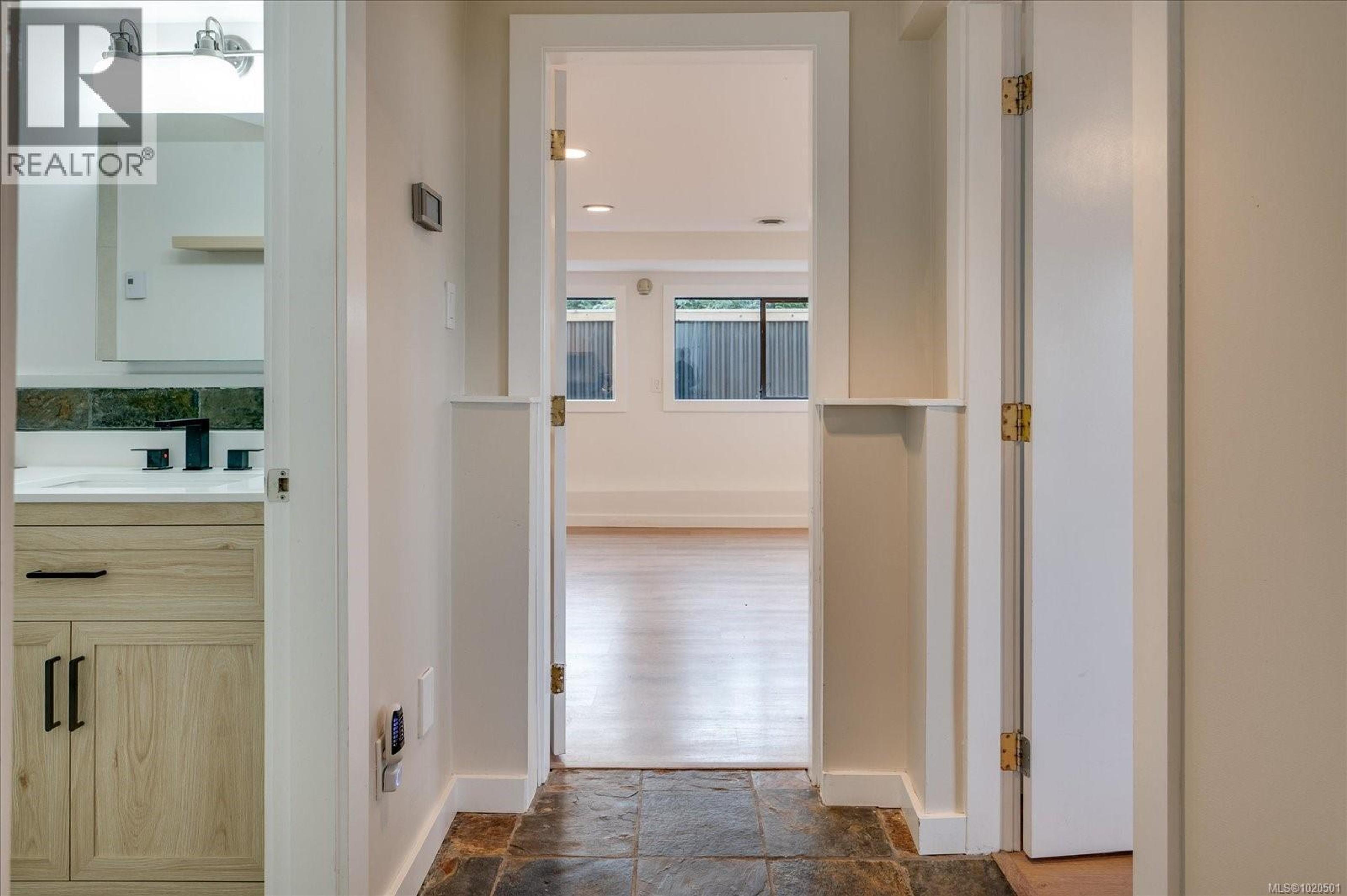 7850 SHANGRI-LA RD - 66