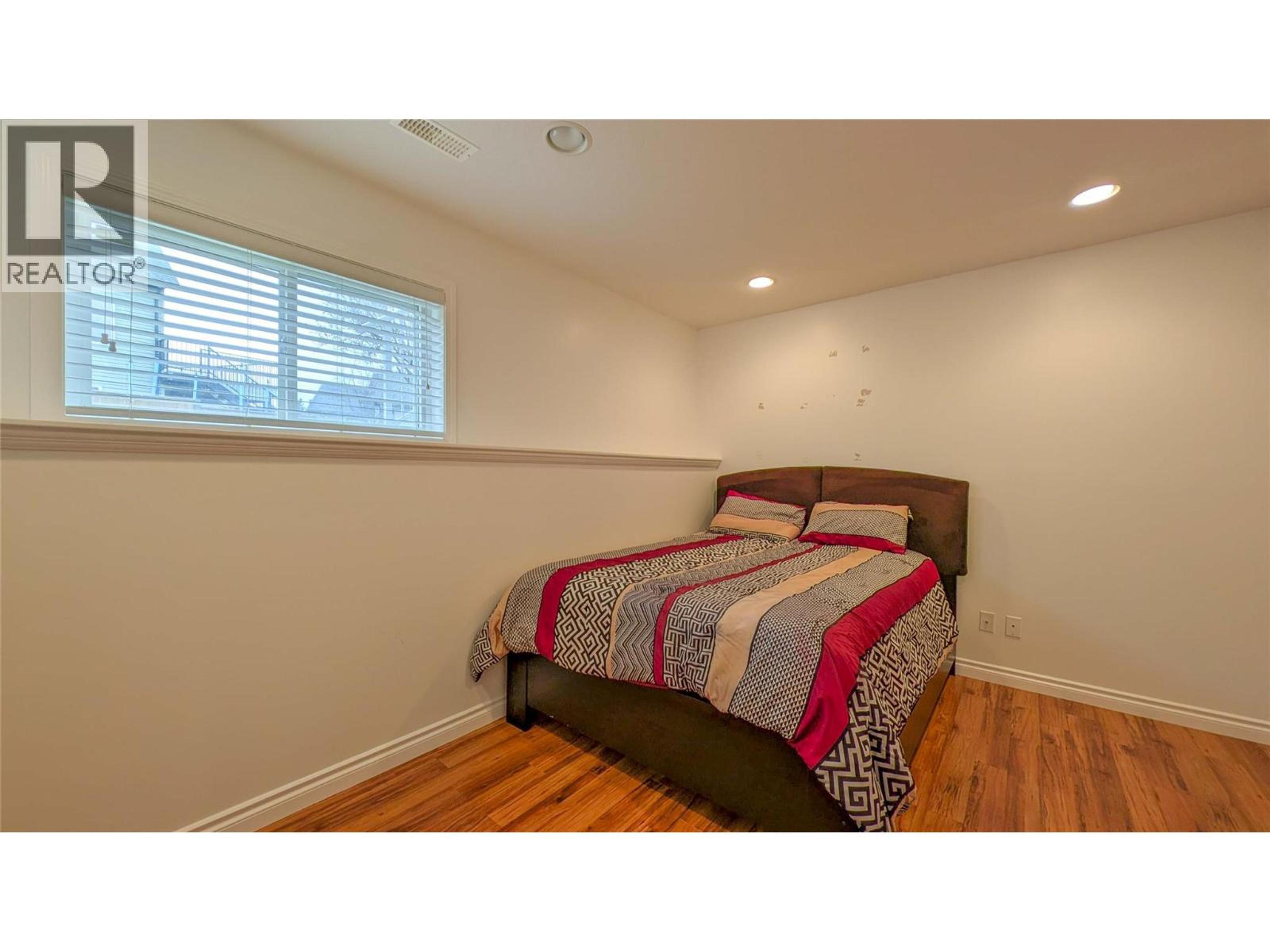 3301 MT FISHER  N DRIVE - 21