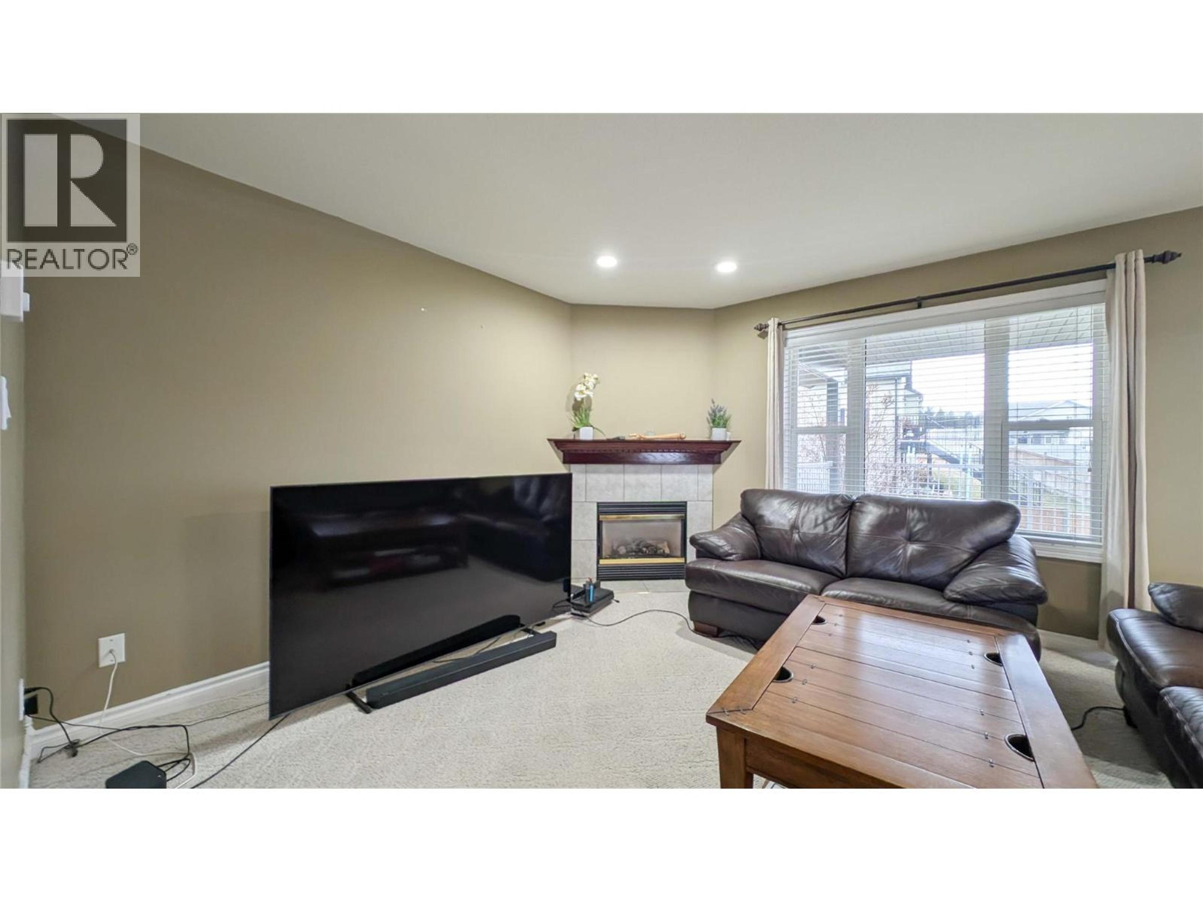 3301 MT FISHER  N DRIVE - Image 2