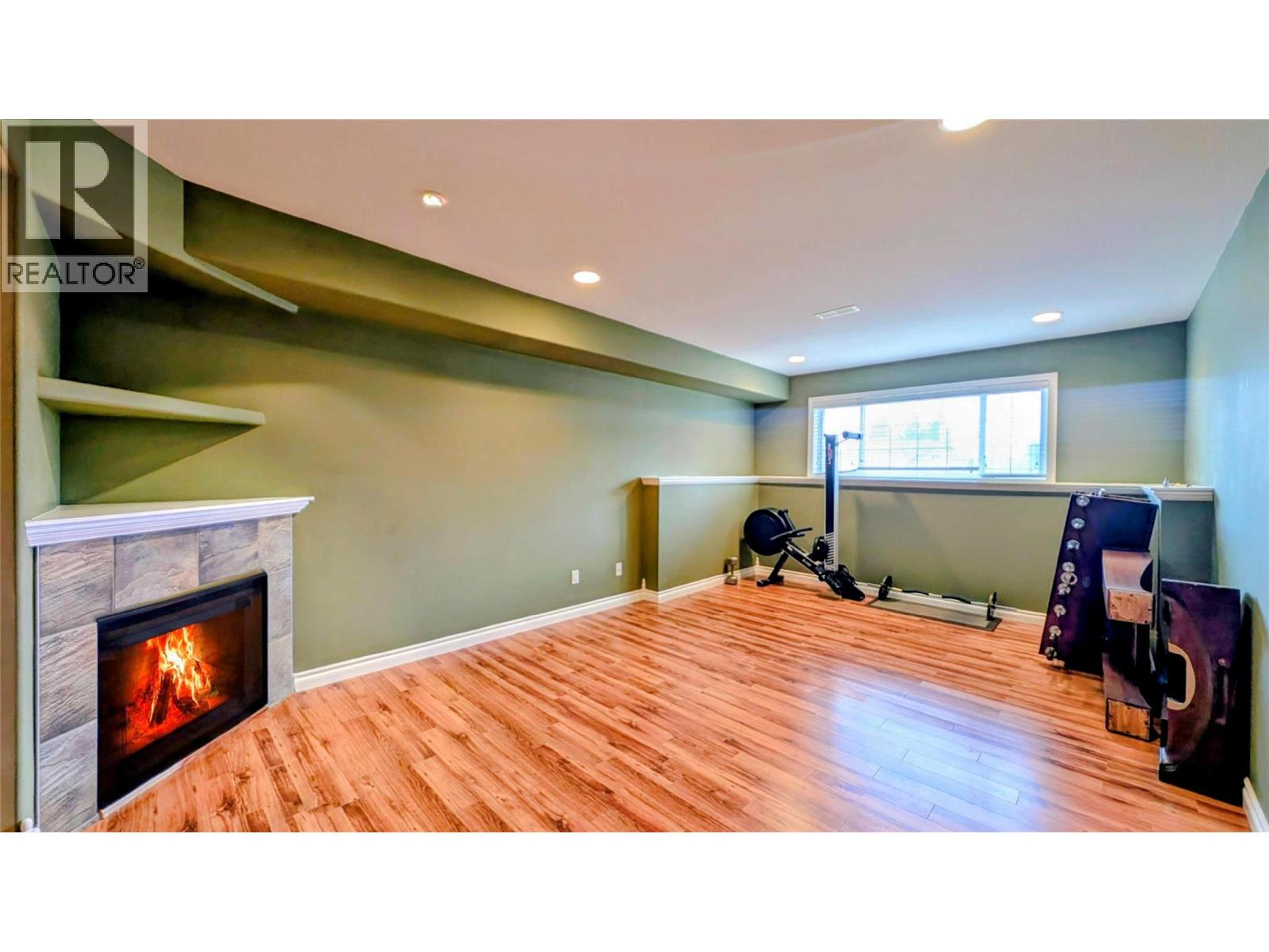 3301 MT FISHER  N DRIVE - 17