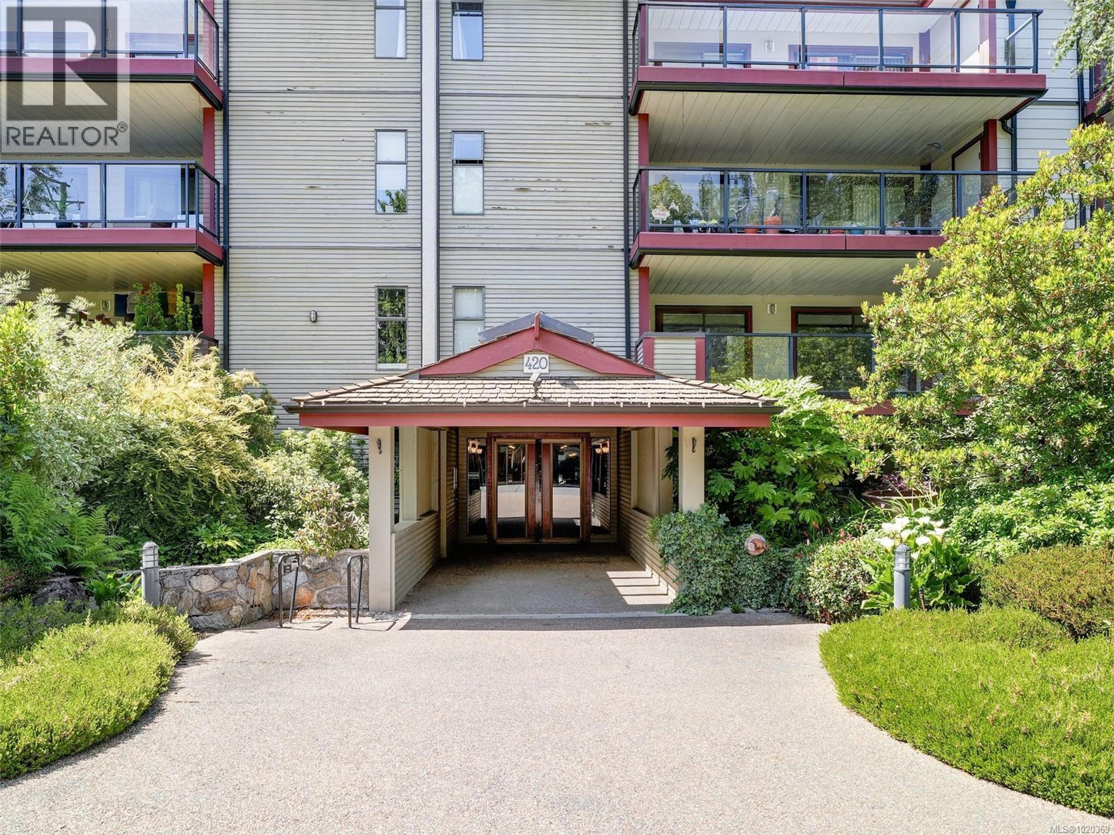 420 Parry St, Victoria - Exteriors - Photo 4