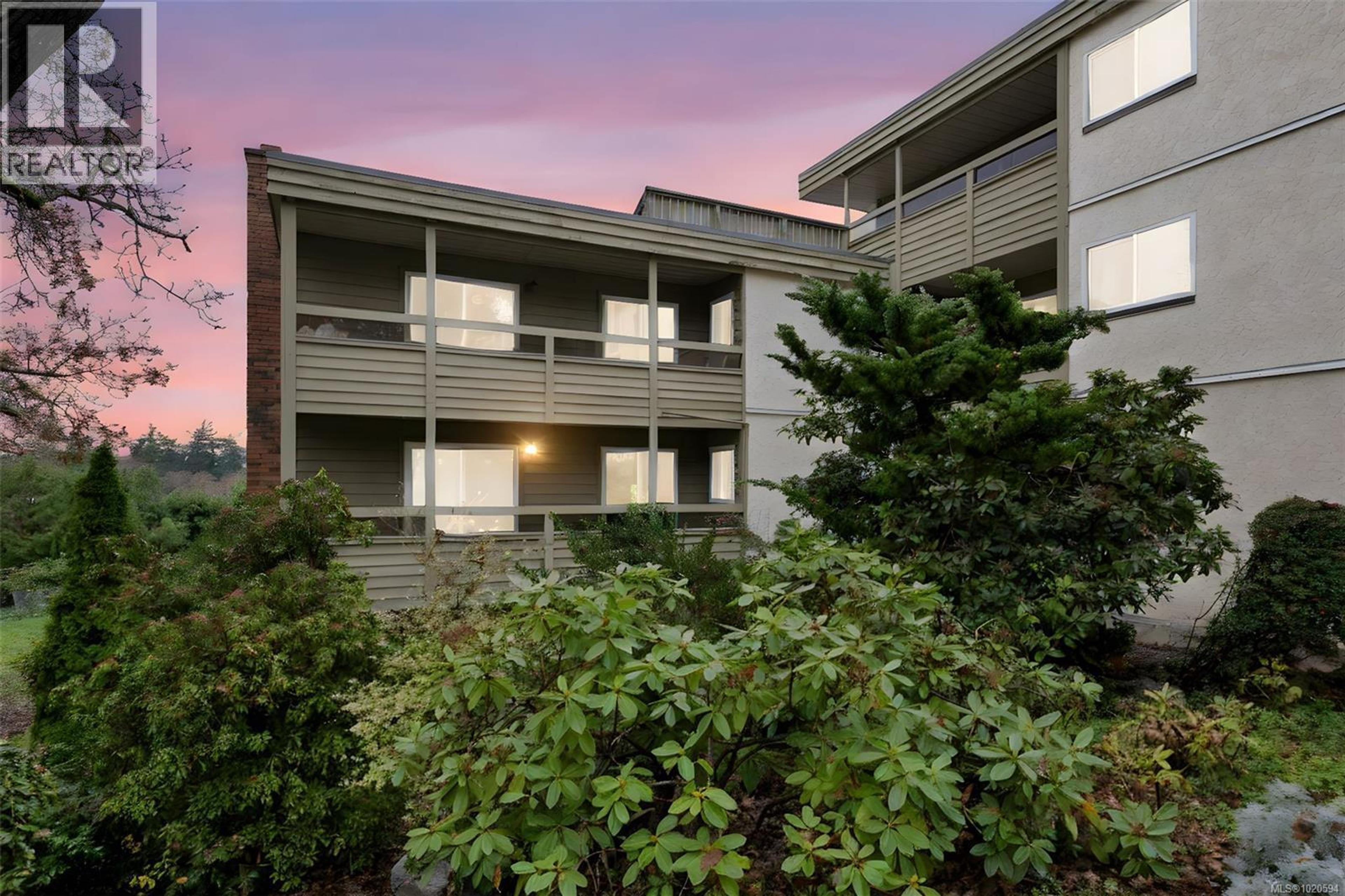 1010 Bristol Rd, Saanich - Exteriors - Photo 6