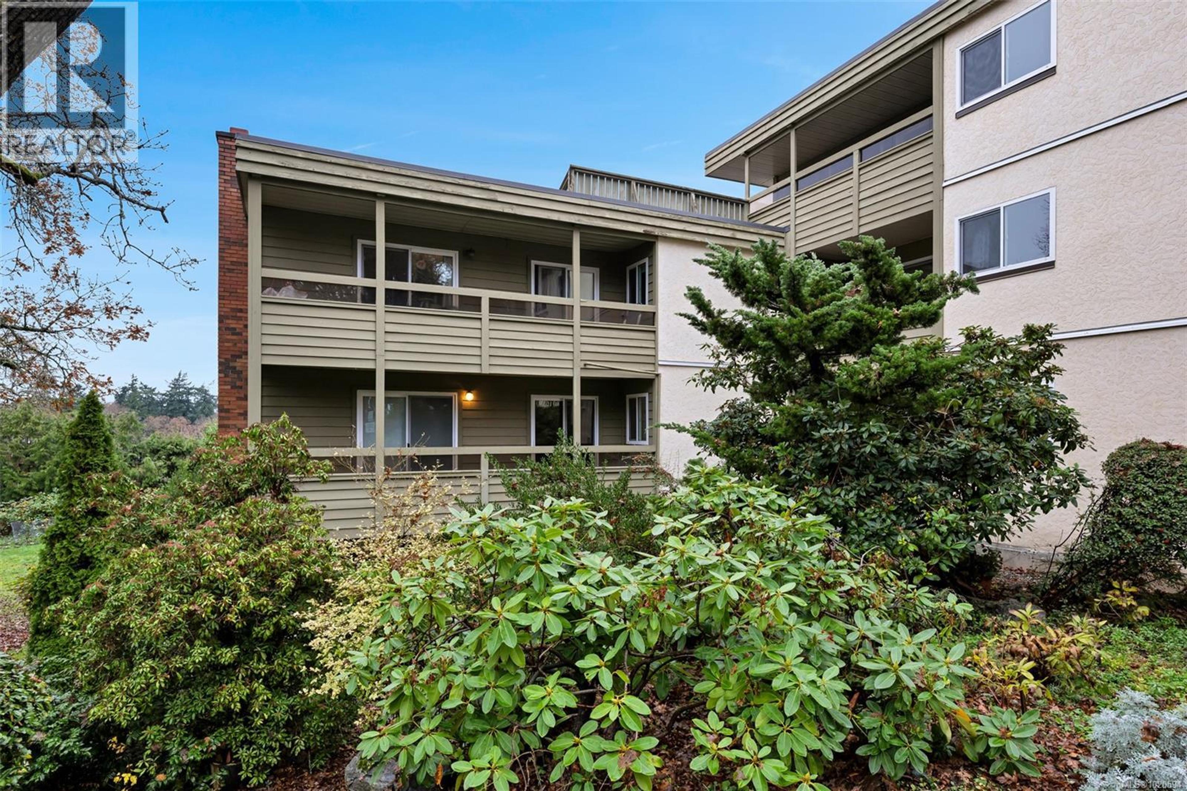 1010 Bristol Rd, Saanich - Exteriors - Photo 7