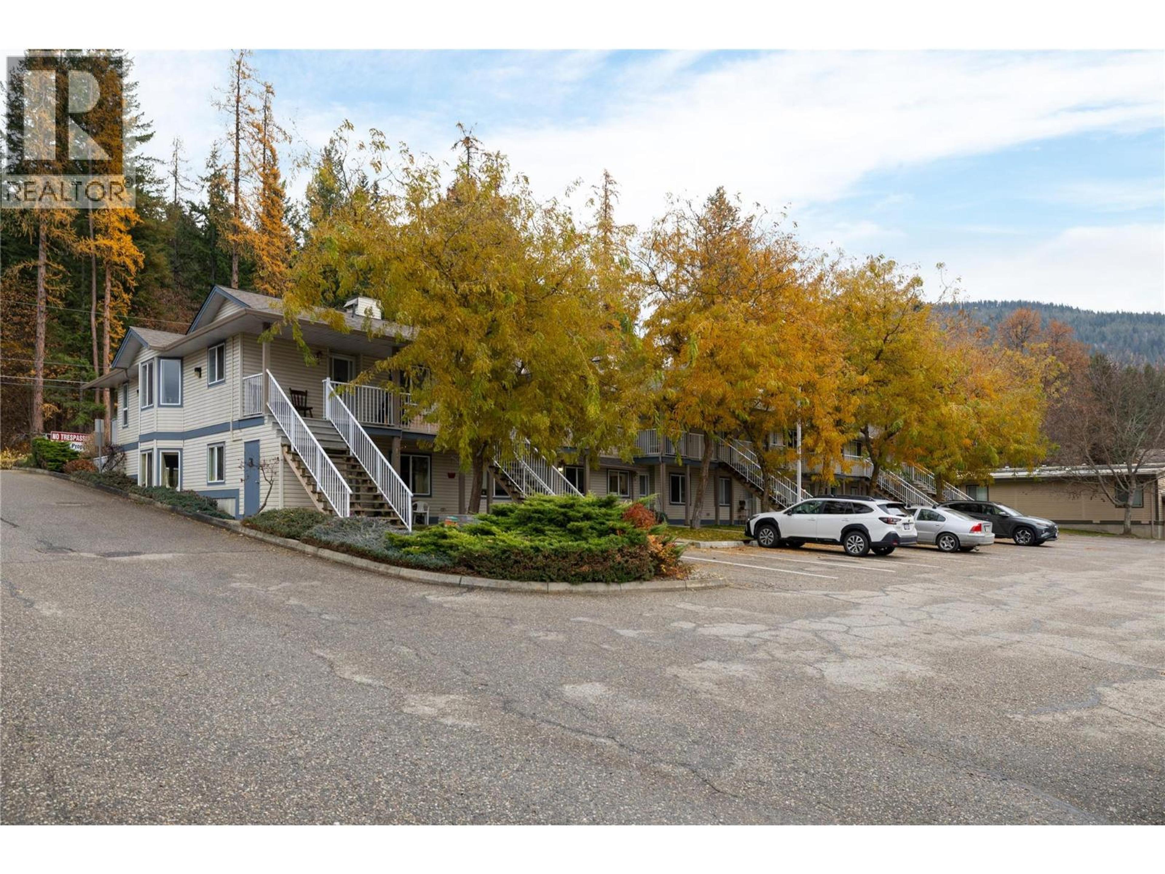 Unit #103 831 2nd Street SE, Salmon Arm - Exteriors - Full Complex View - Photo 4