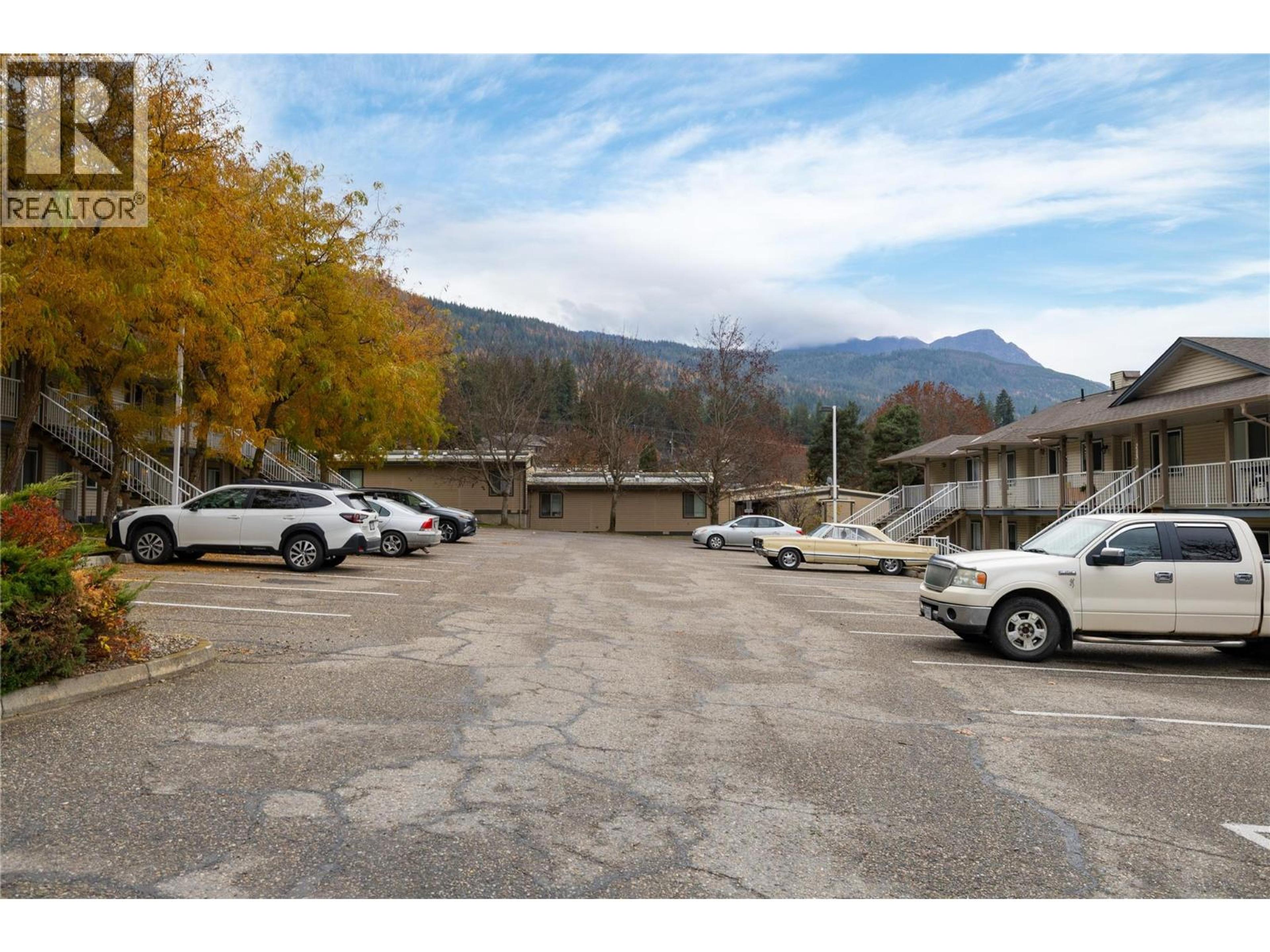 Unit #103 831 2nd Street SE, Salmon Arm - Exteriors - Full Complex View - Photo 6