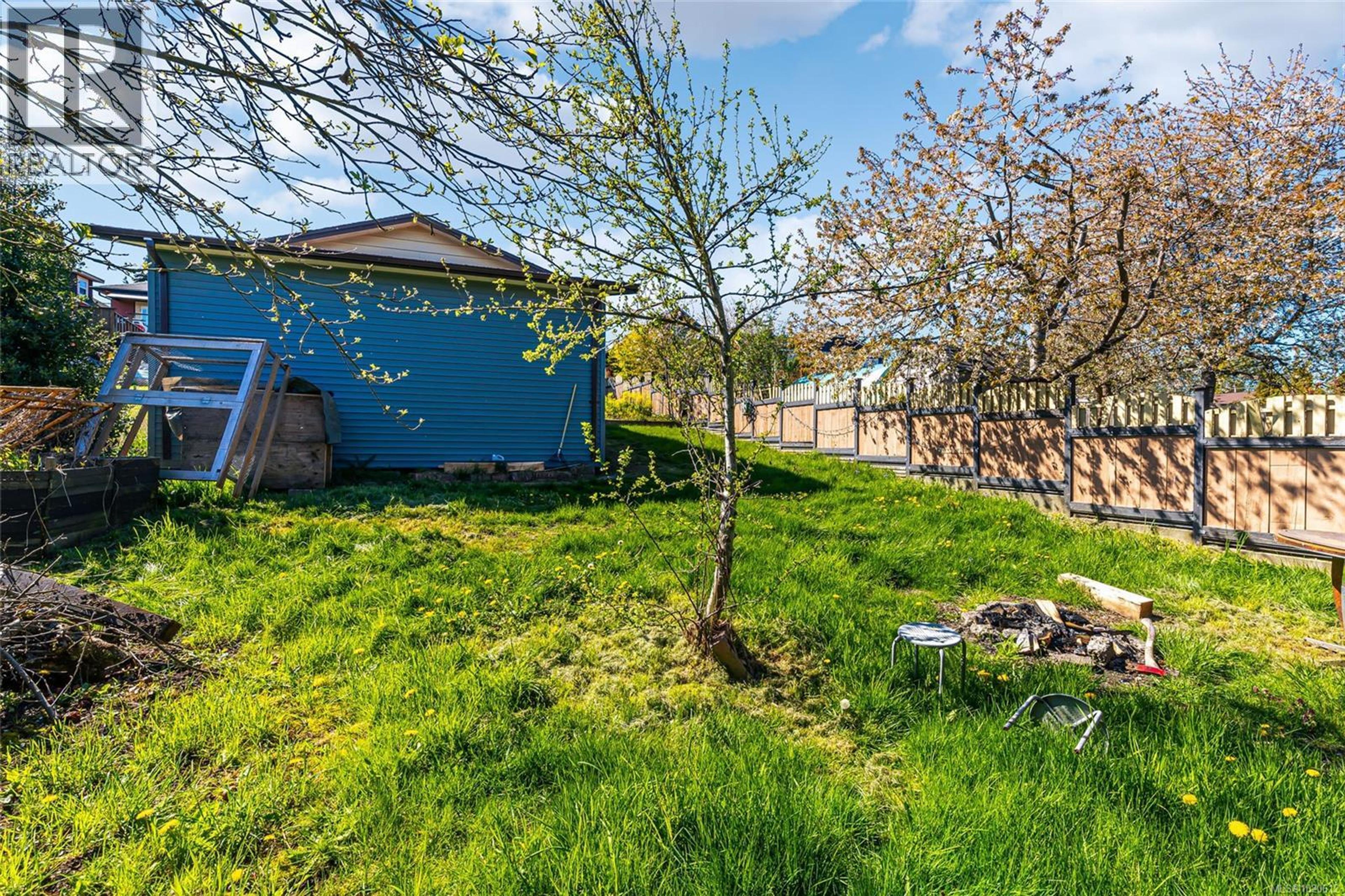 18 GILLESPIE ST S - 17