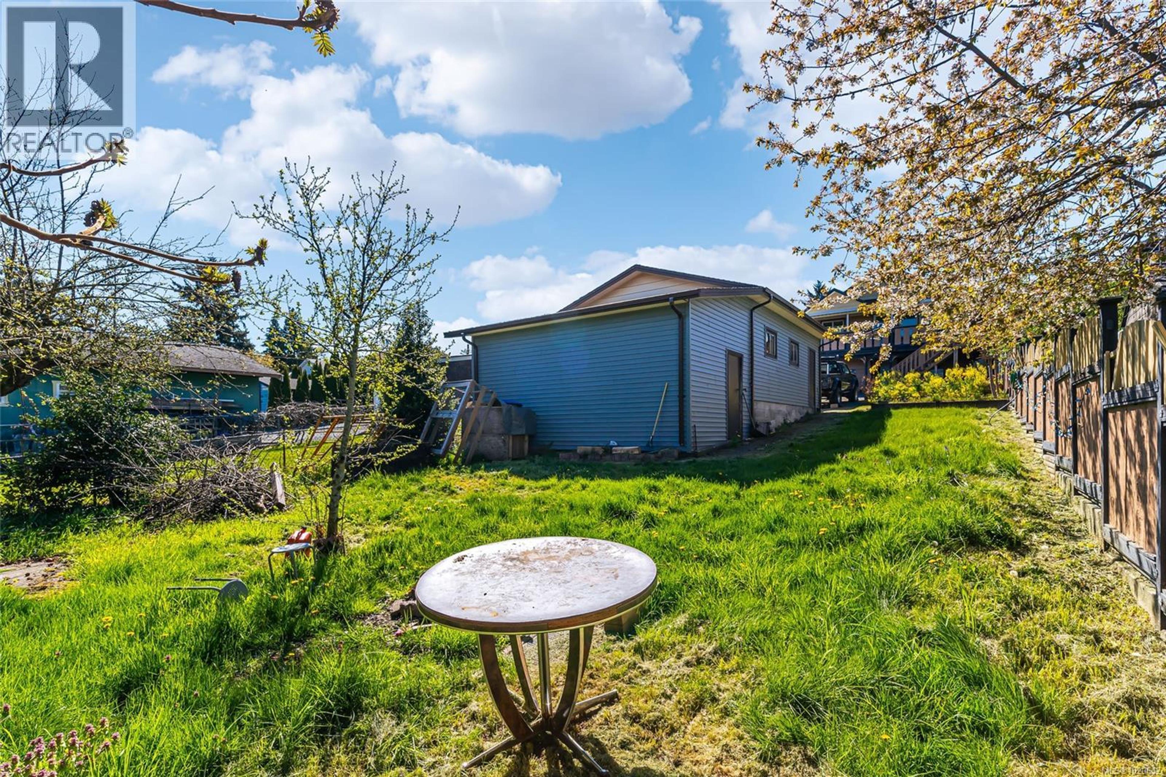 18 GILLESPIE ST S - 30