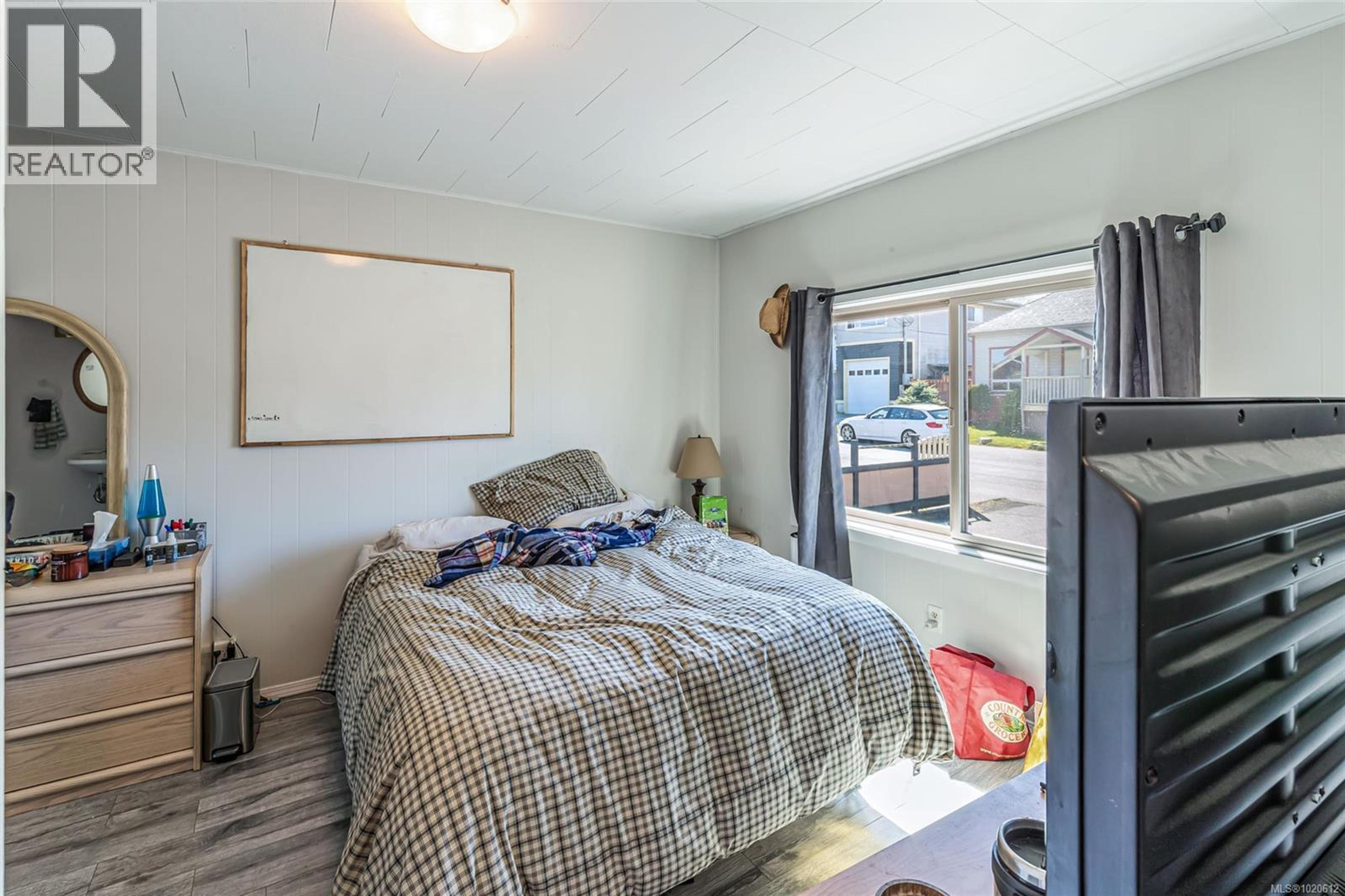 18 GILLESPIE ST S - 35