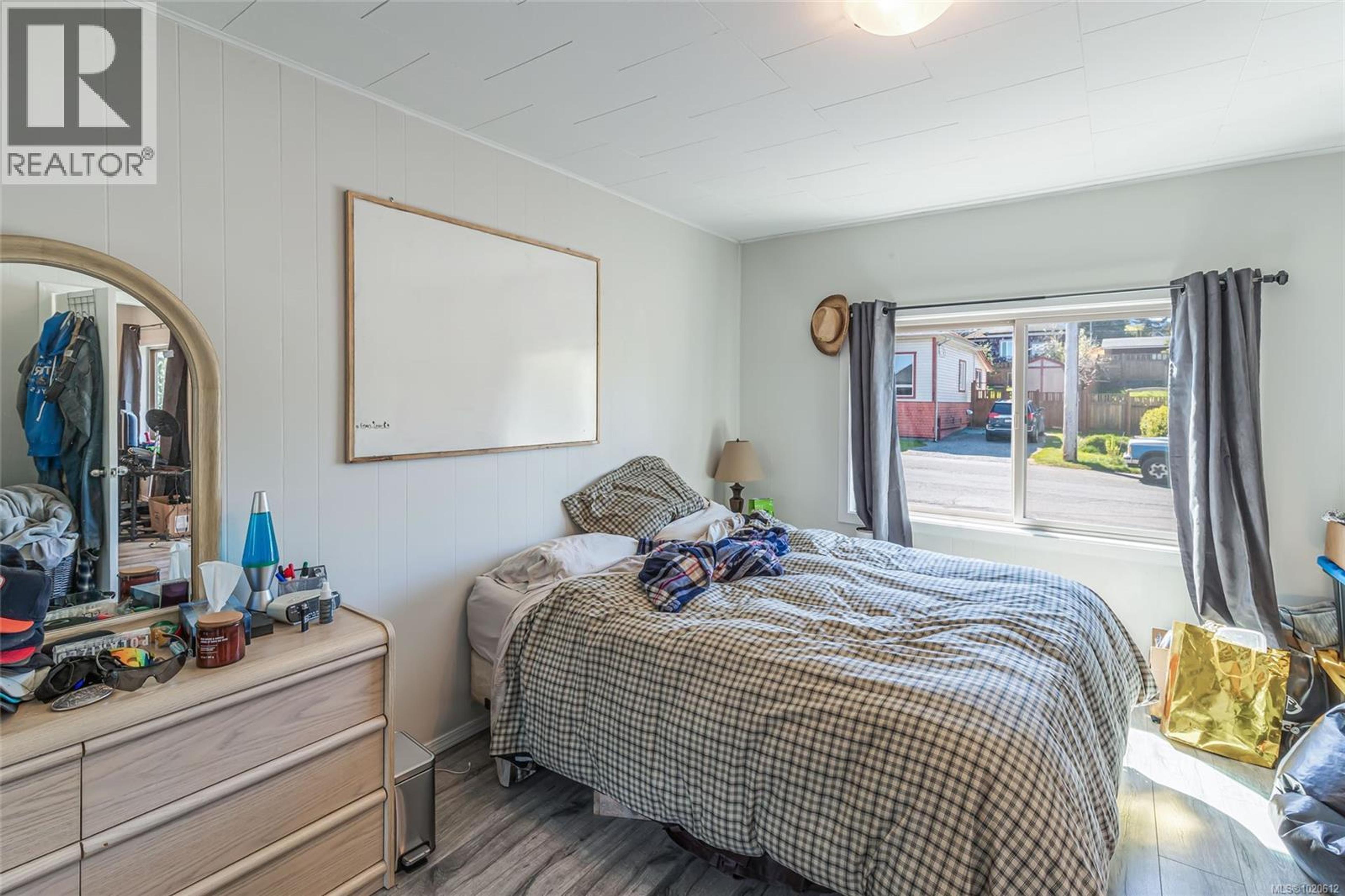 18 GILLESPIE ST S - 36