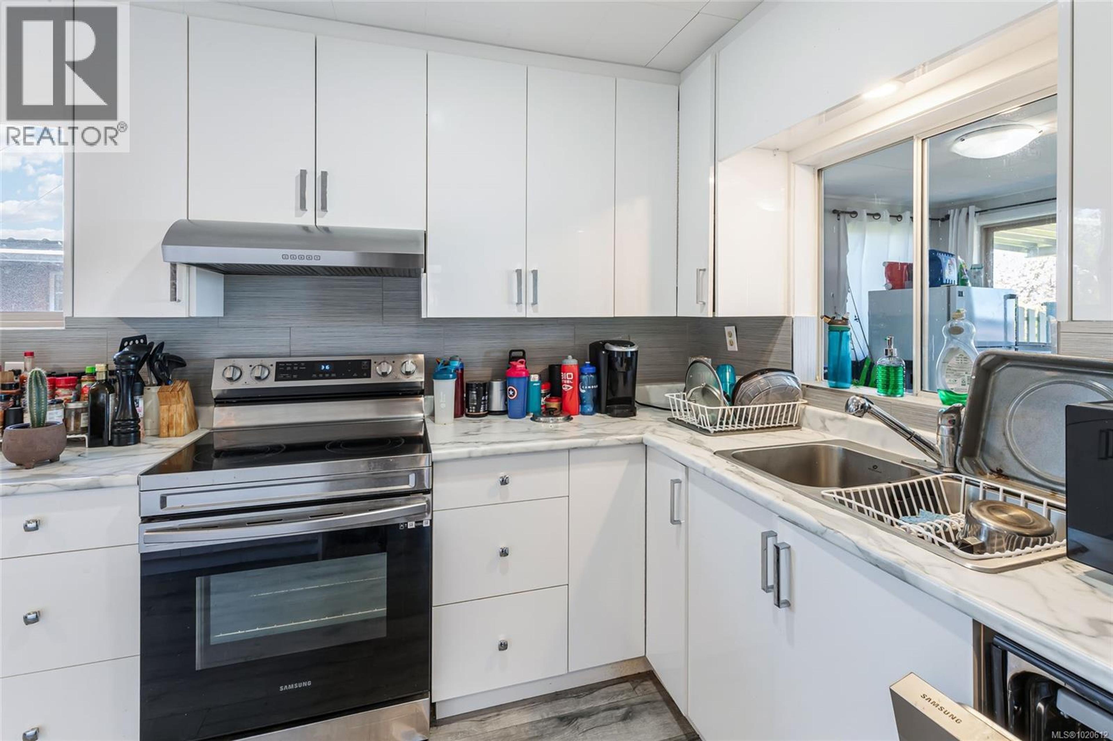 18 GILLESPIE ST S - 42