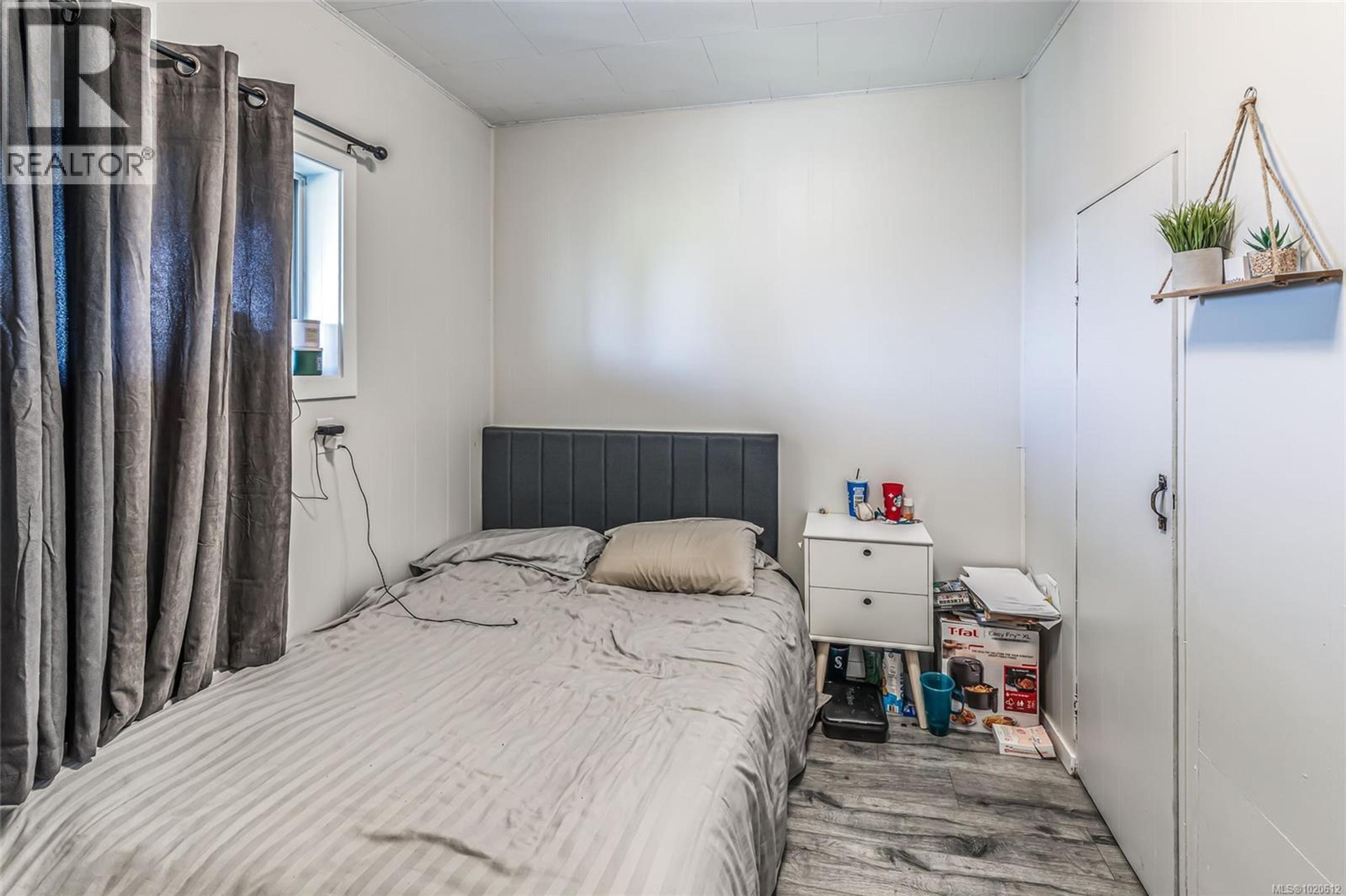 18 GILLESPIE ST S - 51