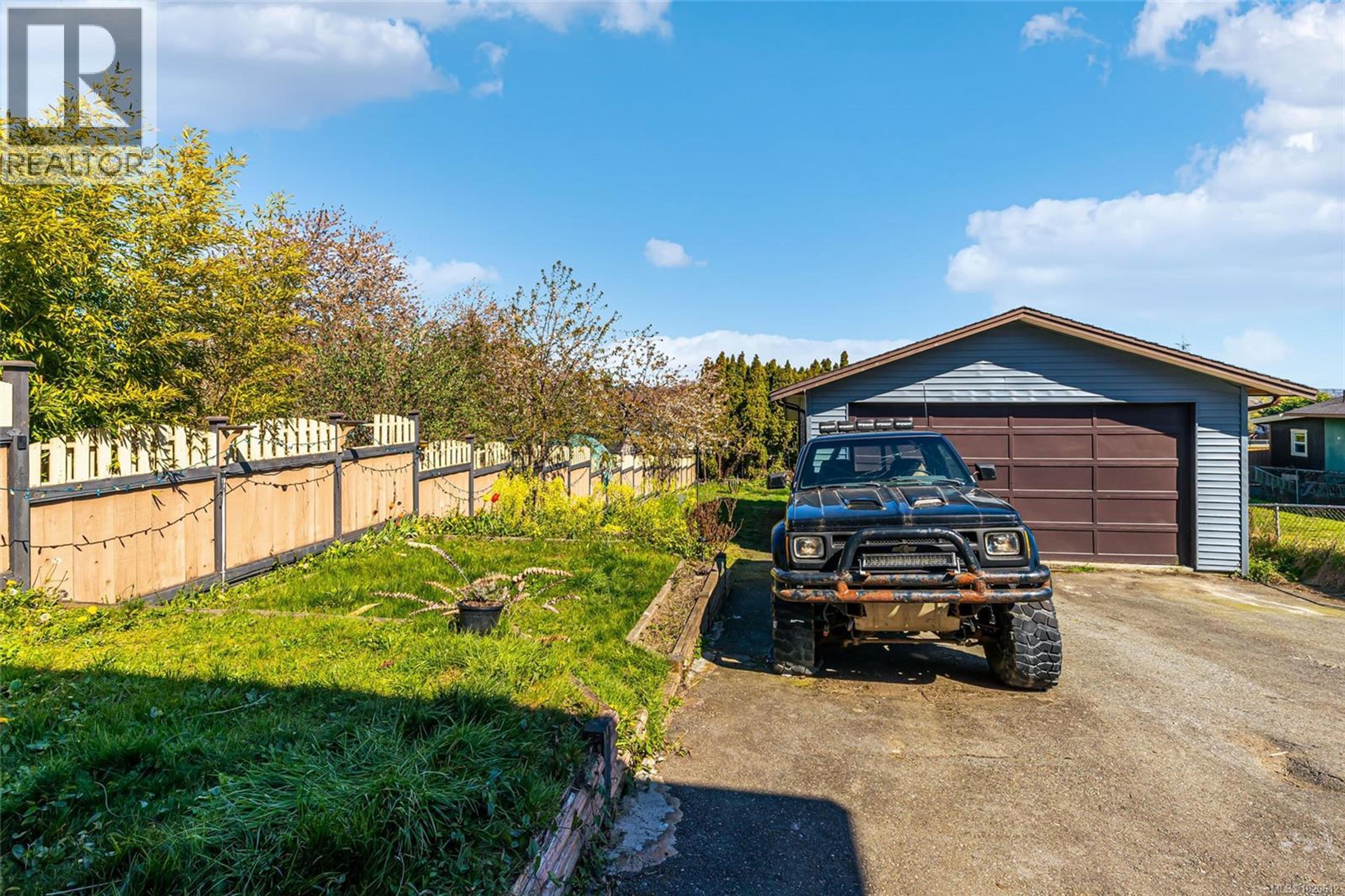 18 GILLESPIE ST S - 62