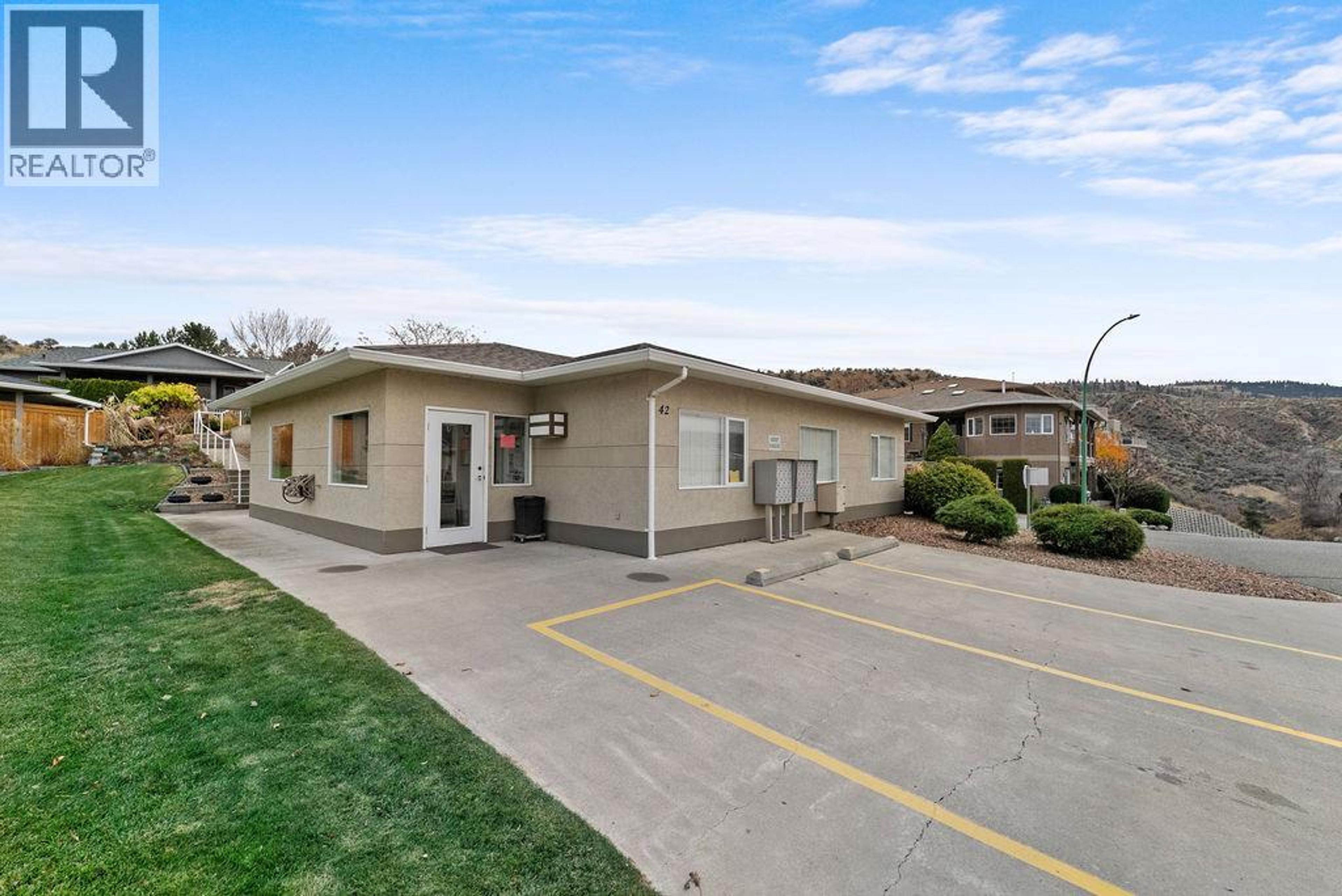 1651 VALLEYVIEW Drive, Kamloops - Exteriors - Photo 8