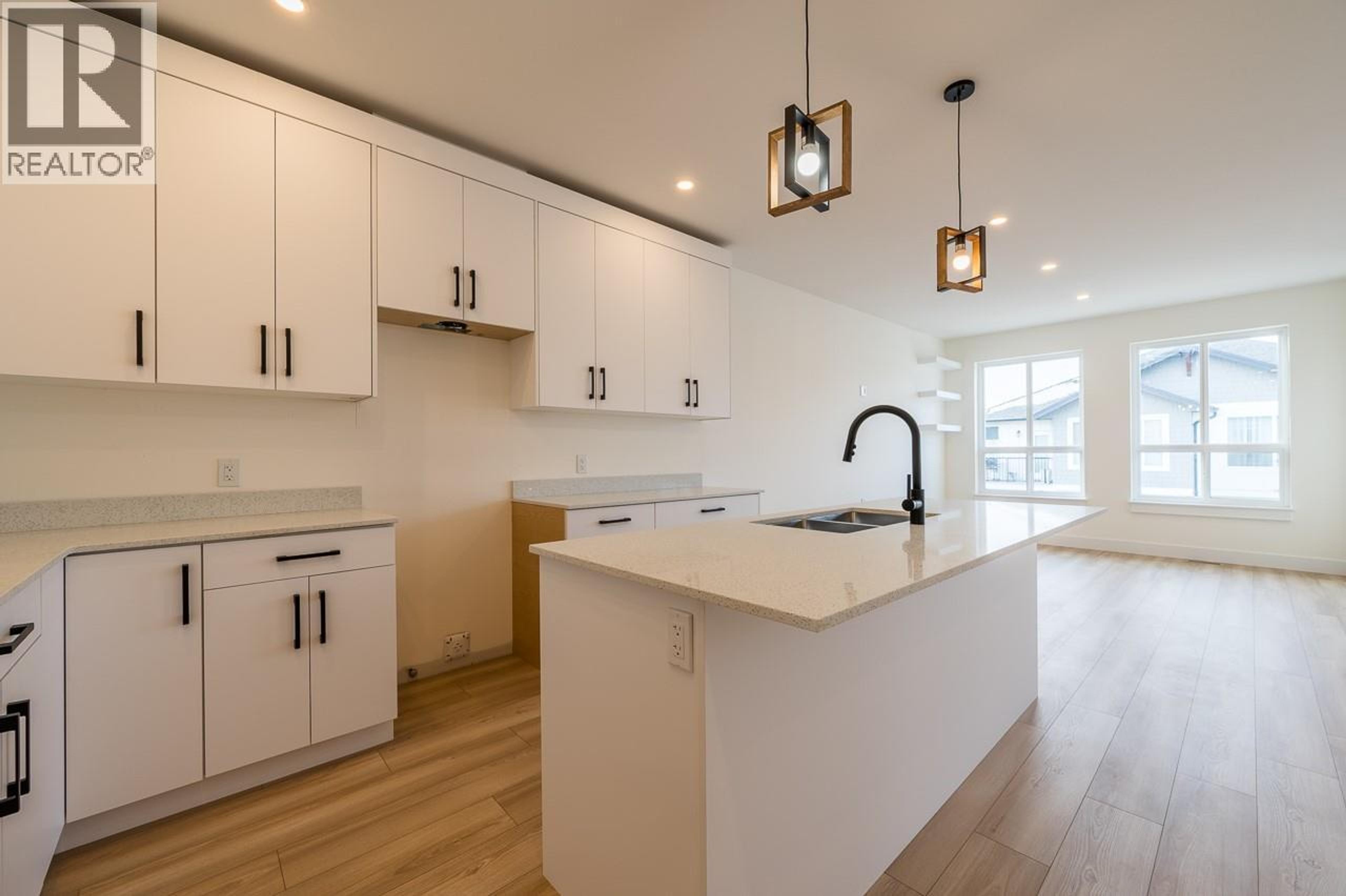 #111 2648 TRANQUILLE ROAD - 12