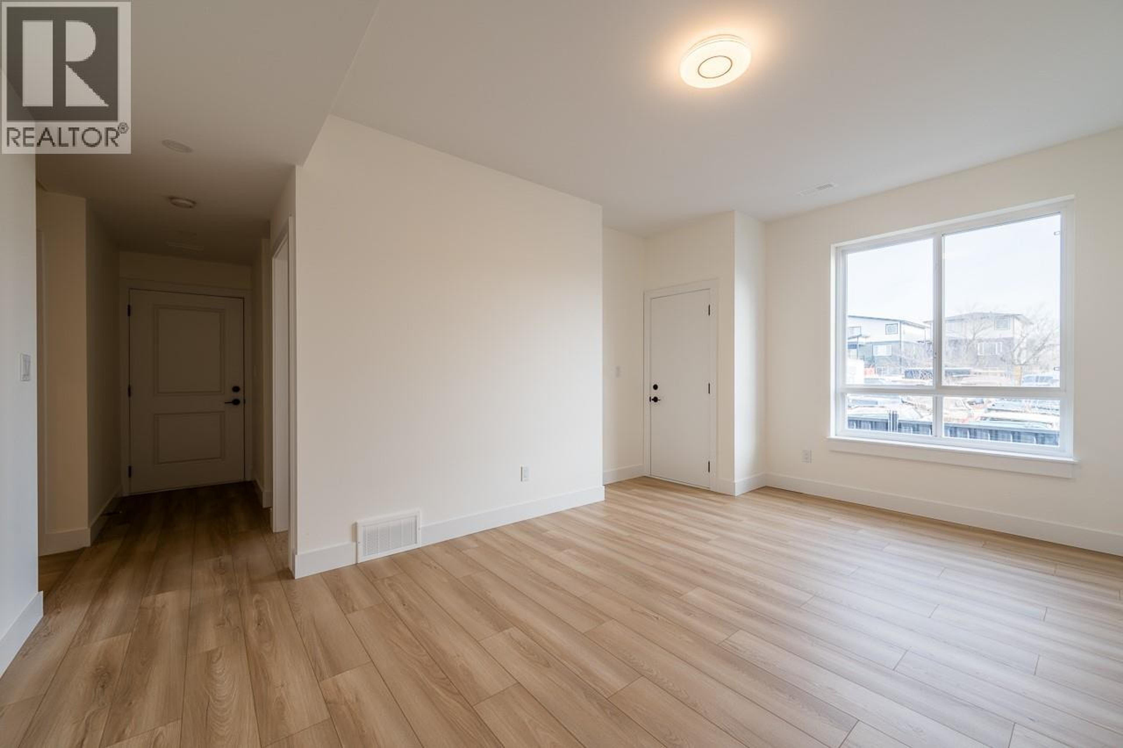 #111 2648 TRANQUILLE ROAD - 19