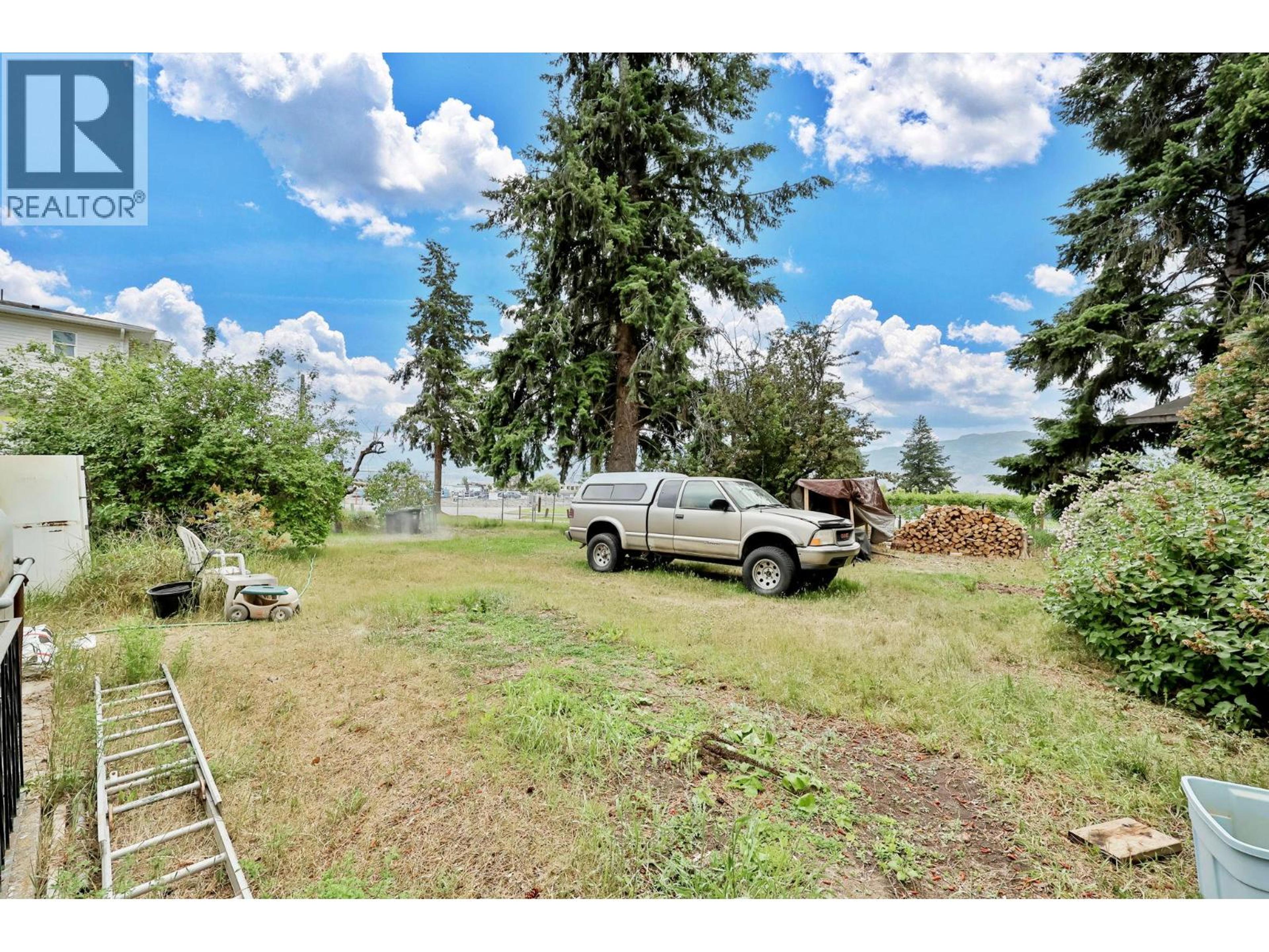 2571 & 2573 HEBERT ROAD - 6